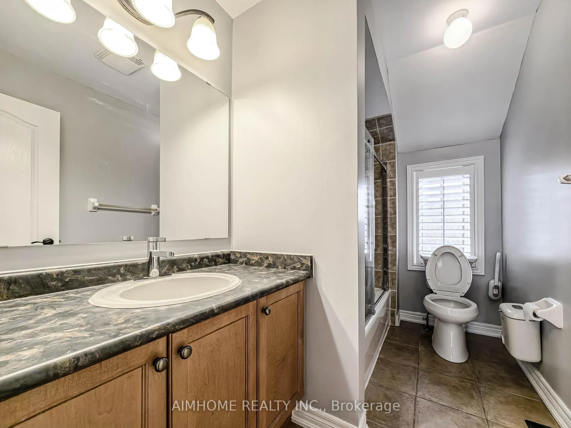 Photo 26 of 16 Chasser Drive, Markham, Greensborough — HOMEH