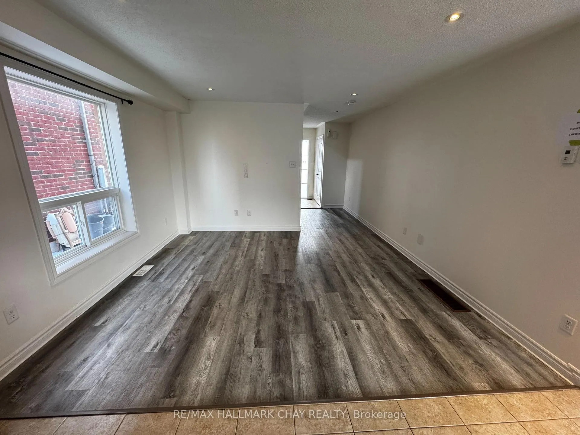 Photo 8 of 77 White Crescent, Barrie, Holly — HOMEH