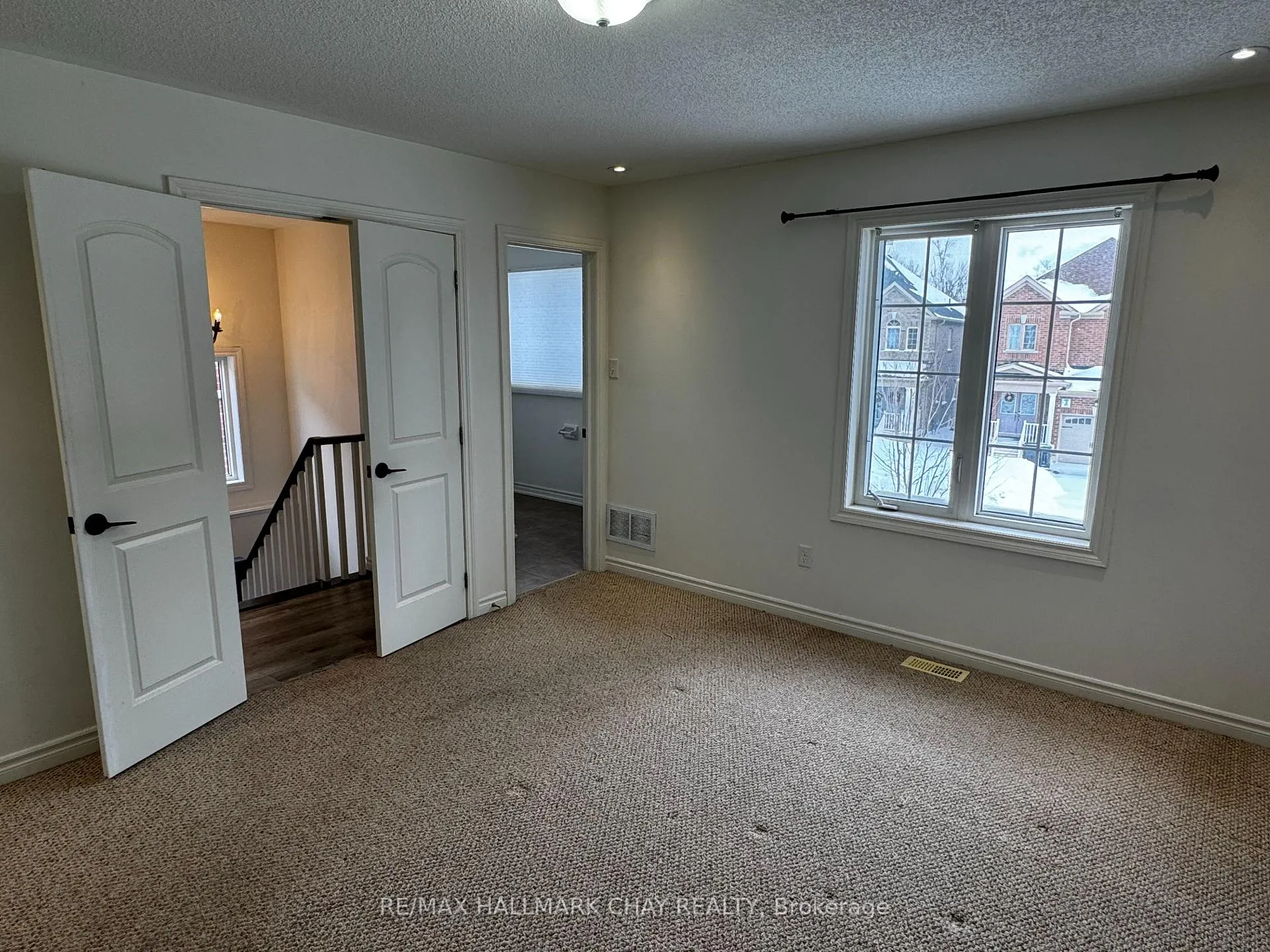 Photo 19 of 77 White Crescent, Barrie, Holly — HOMEH