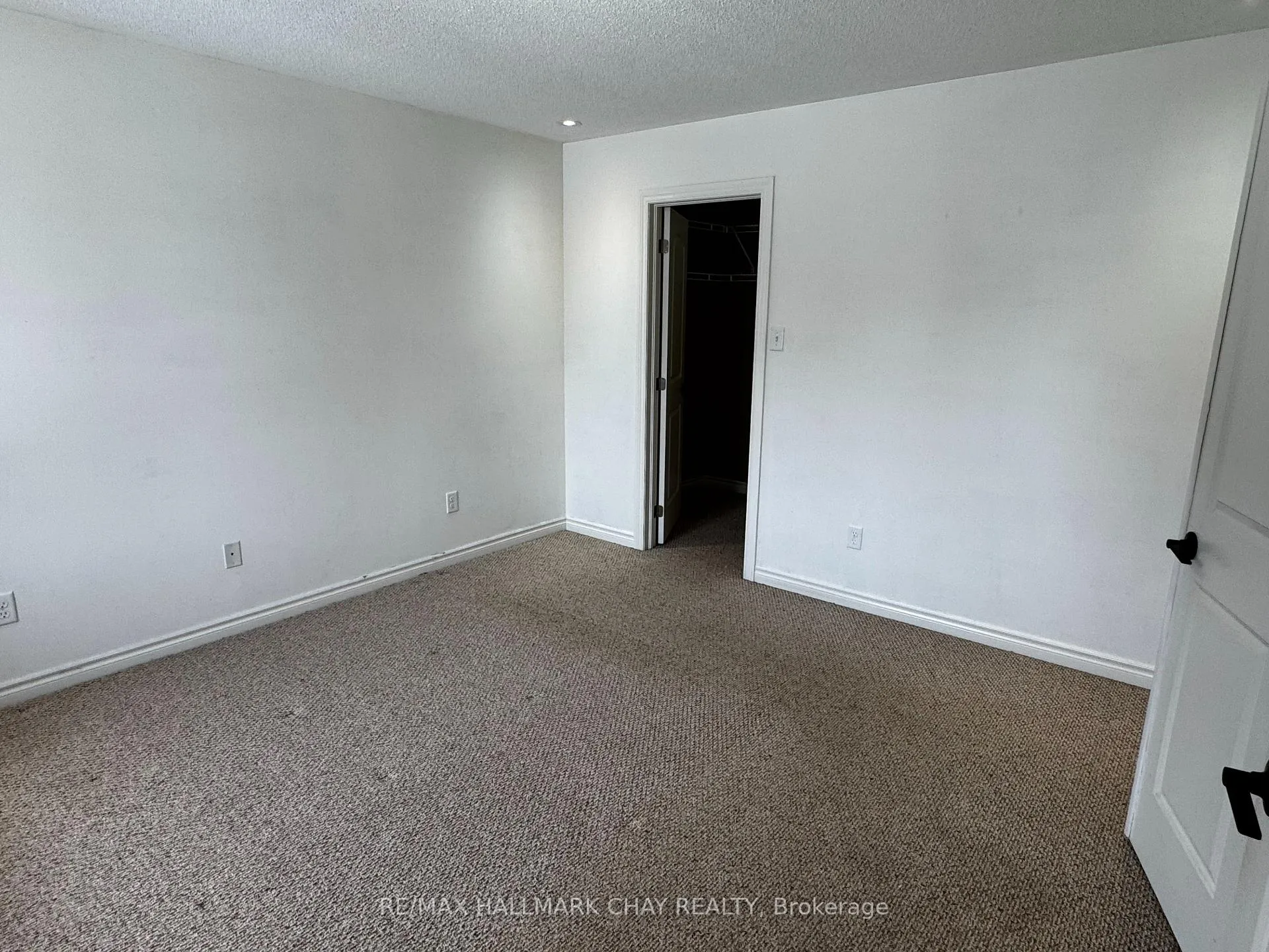 Photo 21 of 77 White Crescent, Barrie, Holly — HOMEH