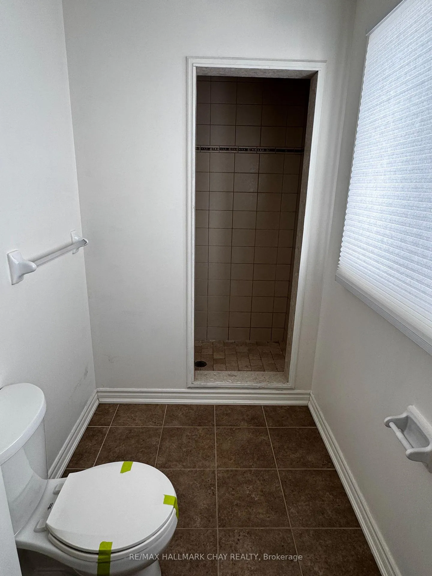 Photo 23 of 77 White Crescent, Barrie, Holly — HOMEH