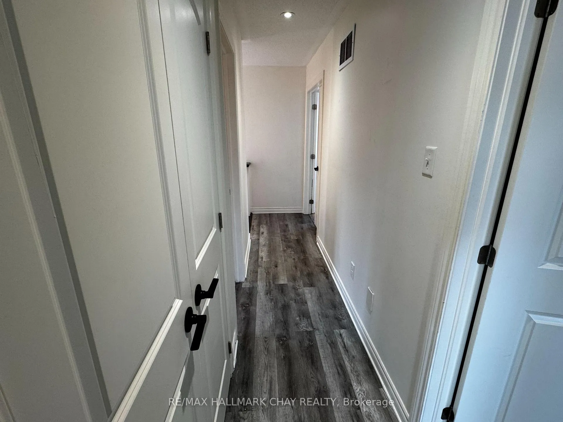 Photo 25 of 77 White Crescent, Barrie, Holly — HOMEH