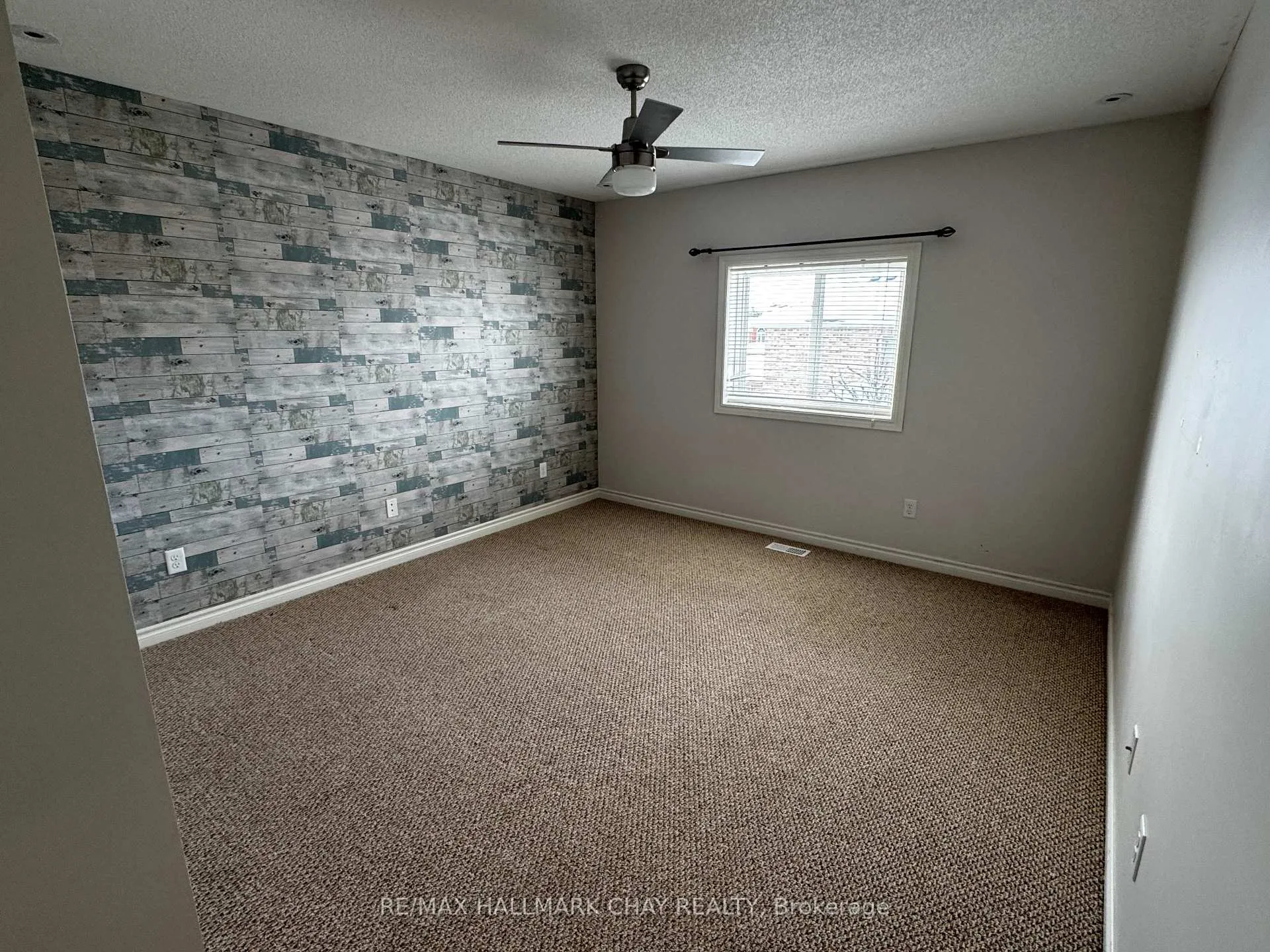 Photo 26 of 77 White Crescent, Barrie, Holly — HOMEH