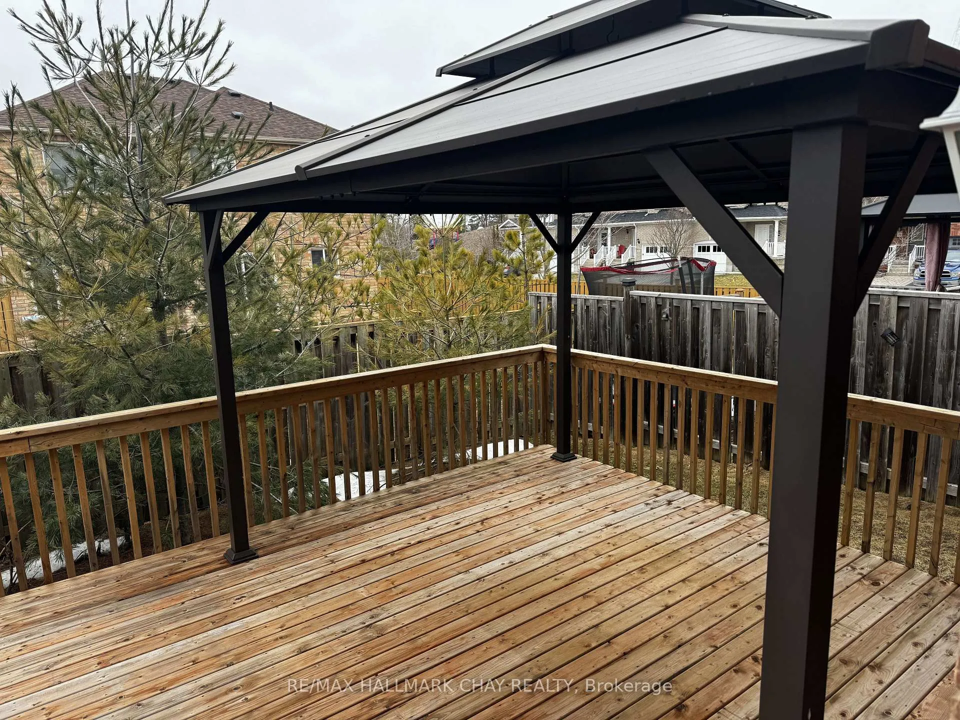 Photo 33 of 77 White Crescent, Barrie, Holly — HOMEH