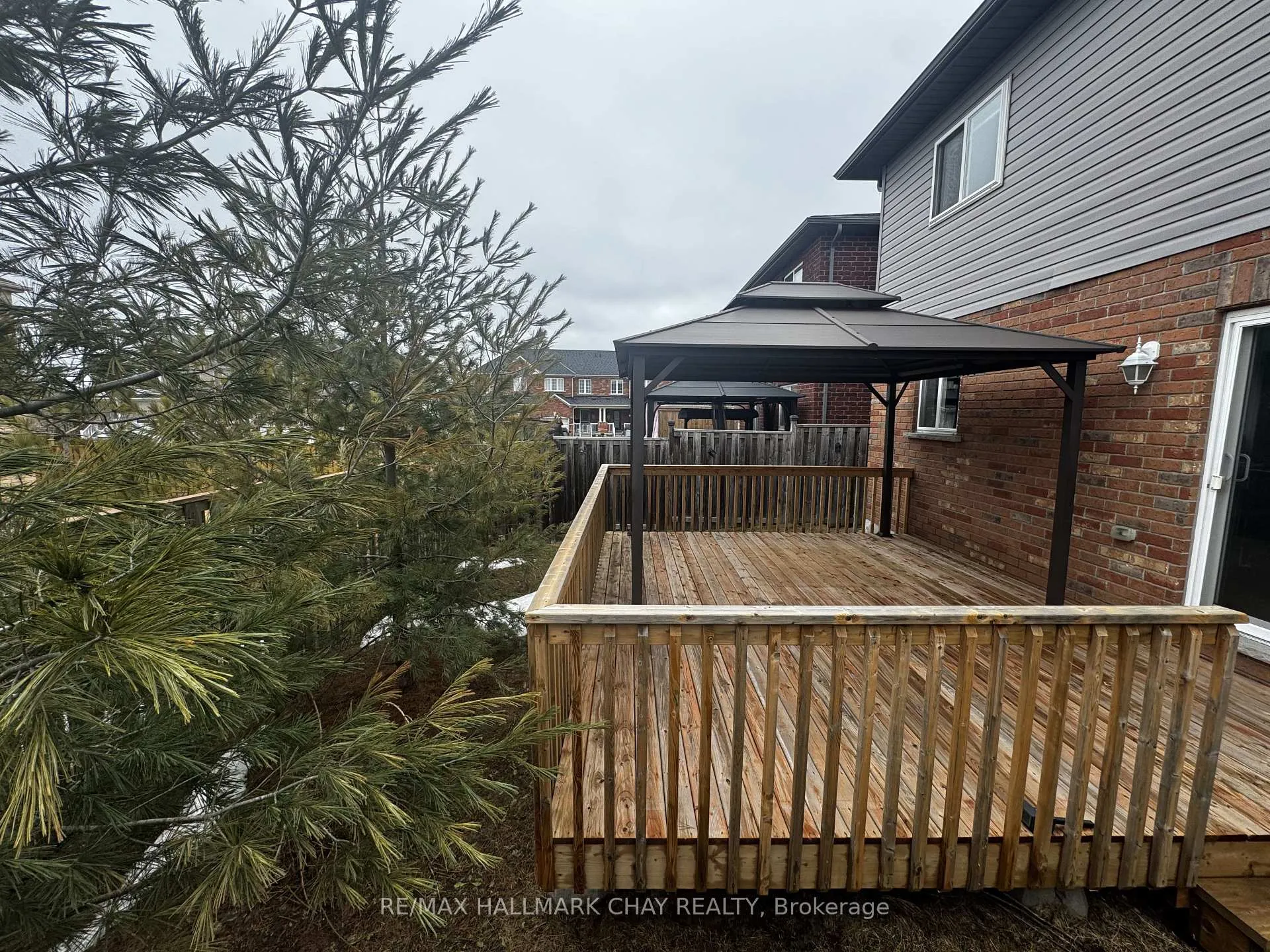 Photo 36 of 77 White Crescent, Barrie, Holly — HOMEH