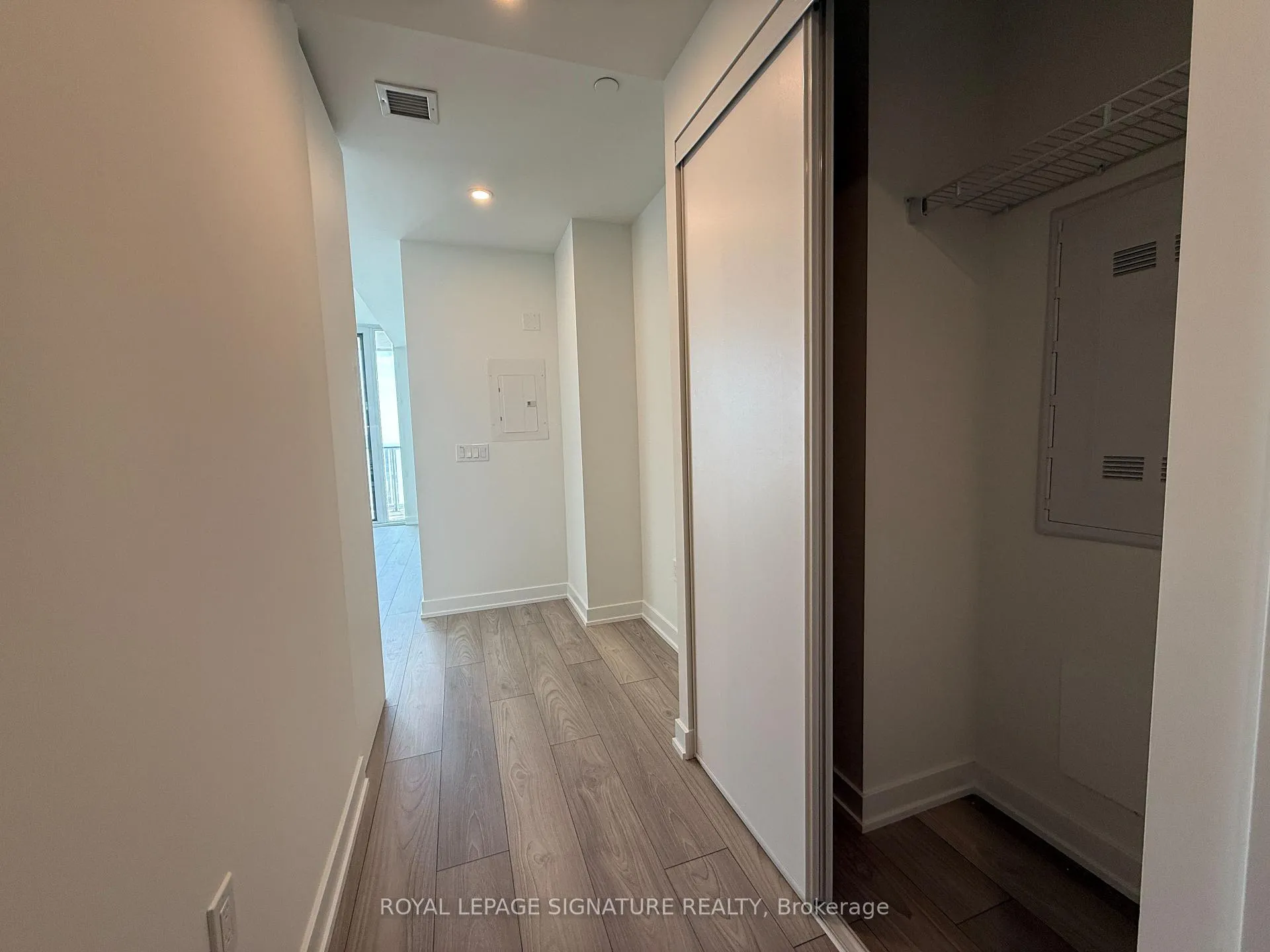 Photo 3 of Unit 1713, 1 Fairview Road E, Mississauga, Mississauga Valleys — HOMEH