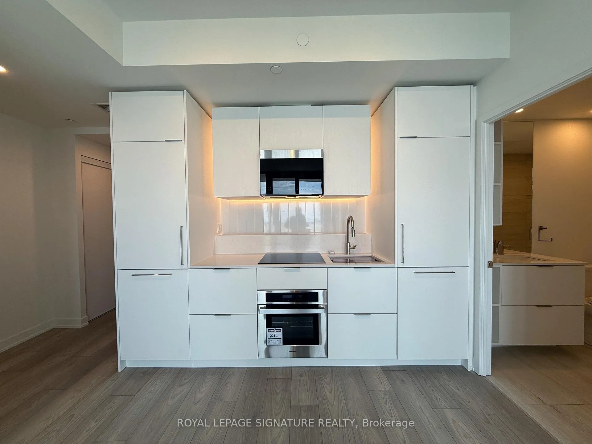 Photo 6 of Unit 1713, 1 Fairview Road E, Mississauga, Mississauga Valleys — HOMEH
