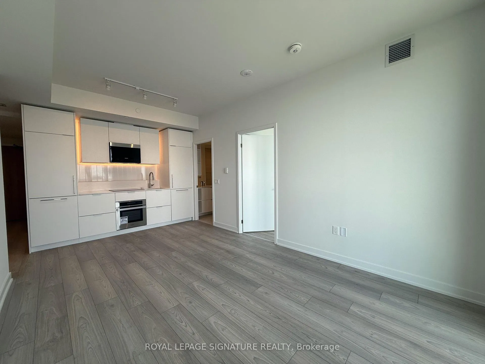 Photo 7 of Unit 1713, 1 Fairview Road E, Mississauga, Mississauga Valleys — HOMEH