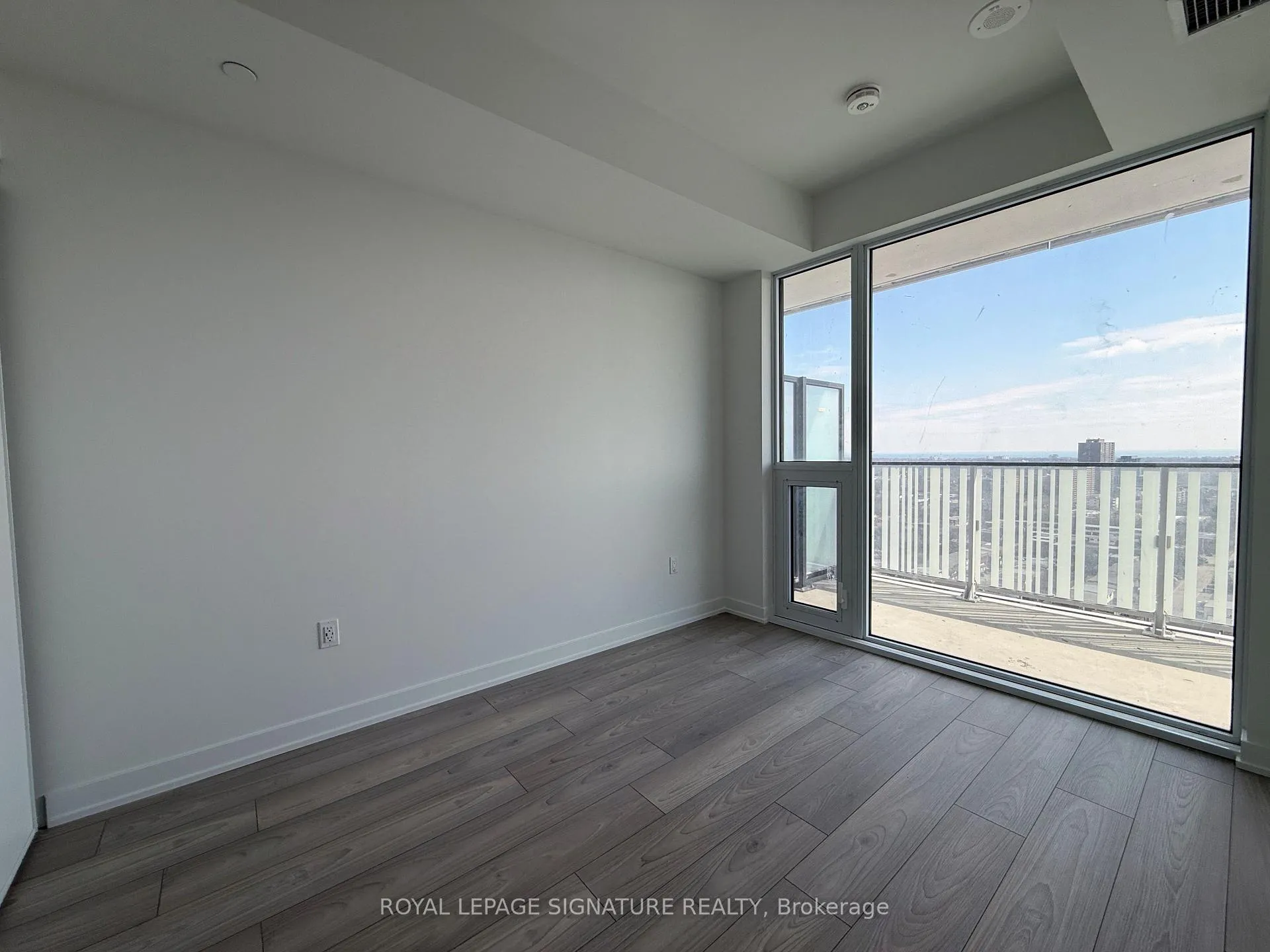 Photo 8 of Unit 1713, 1 Fairview Road E, Mississauga, Mississauga Valleys — HOMEH