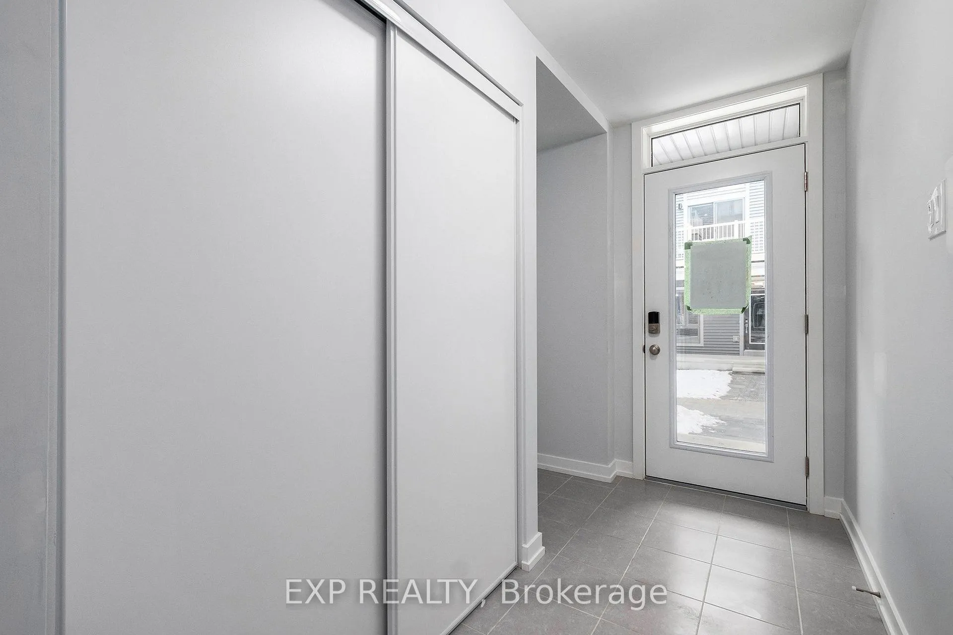 Photo 2 of 206 Tobiano Private, Ottawa, Stittsville (South) — HOMEH
