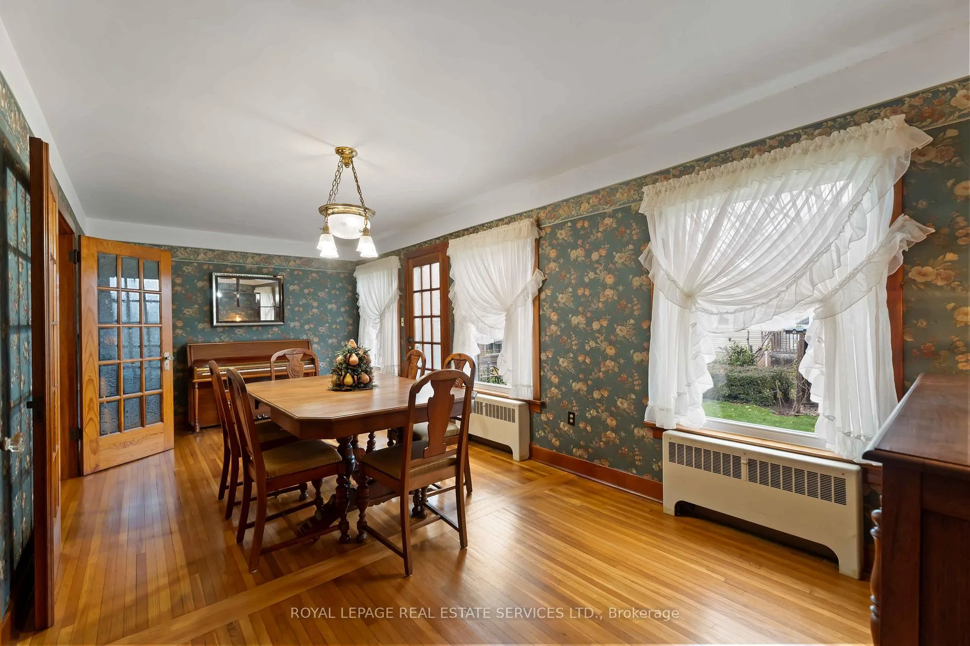 Photo 10 of 3835 Main Street, Niagara Falls, Chippawa — HOMEH