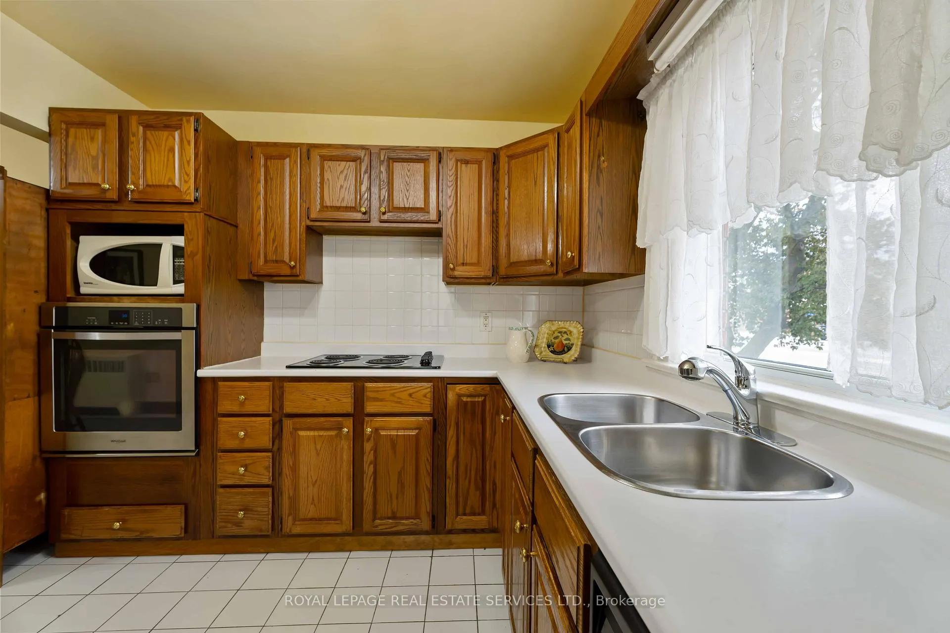 Photo 16 of 3835 Main Street, Niagara Falls, Chippawa — HOMEH