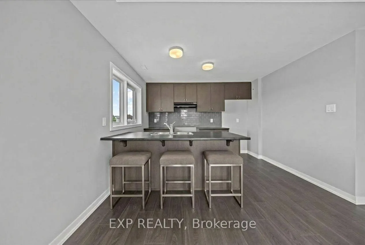Photo 3 of 212 Tobiano Private, Ottawa, Stittsville (South) — HOMEH