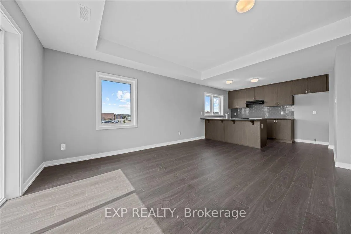 Photo 6 of 212 Tobiano Private, Ottawa, Stittsville (South) — HOMEH