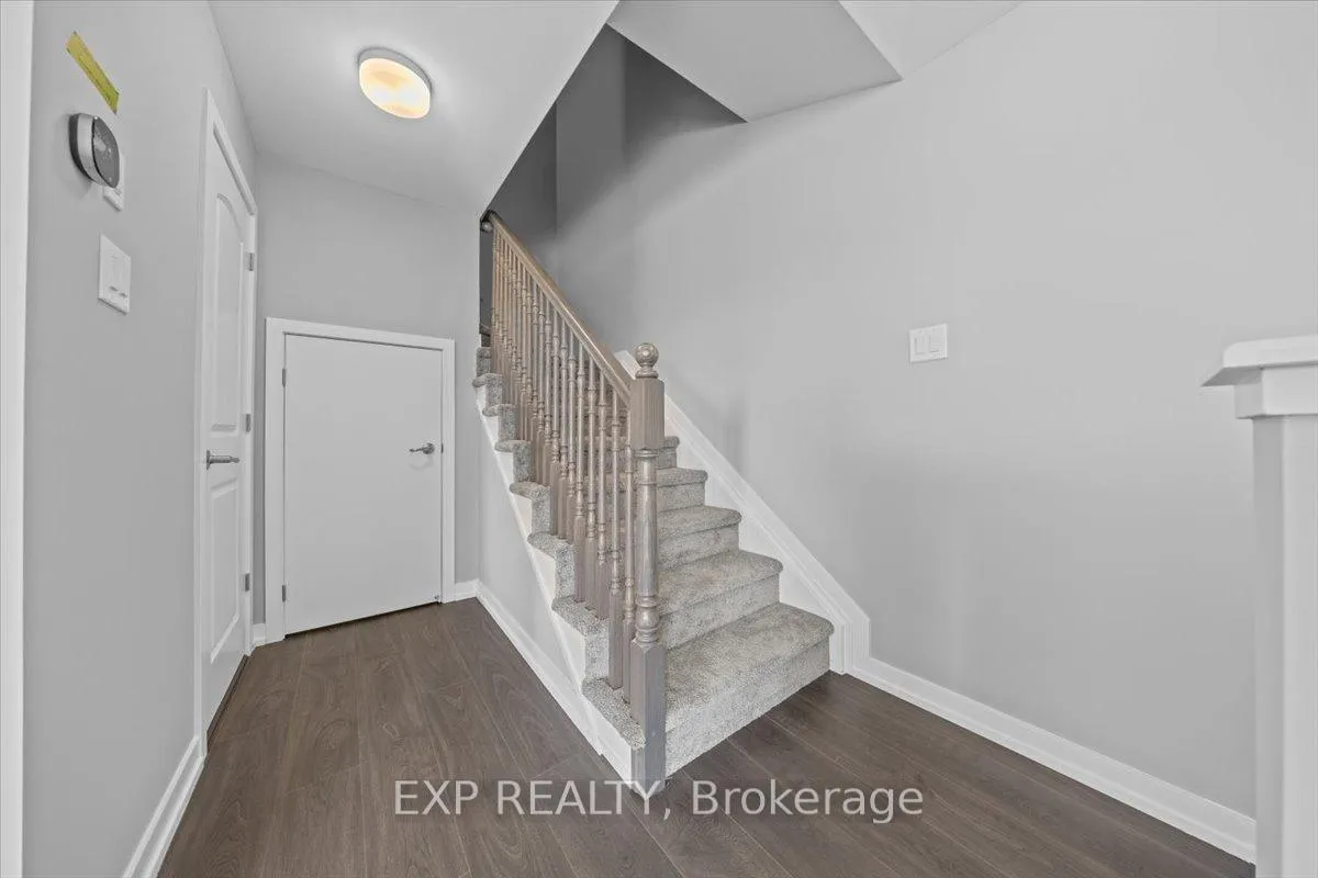 Photo 10 of 212 Tobiano Private, Ottawa, Stittsville (South) — HOMEH