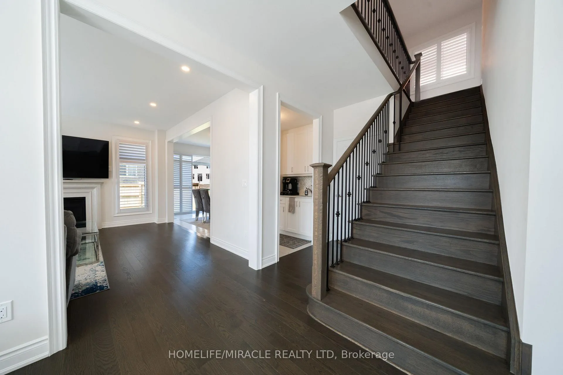 Photo 10 of 1 Ainslie Hill Crescent, Georgina, Sutton & Jackson's Point — HOMEH