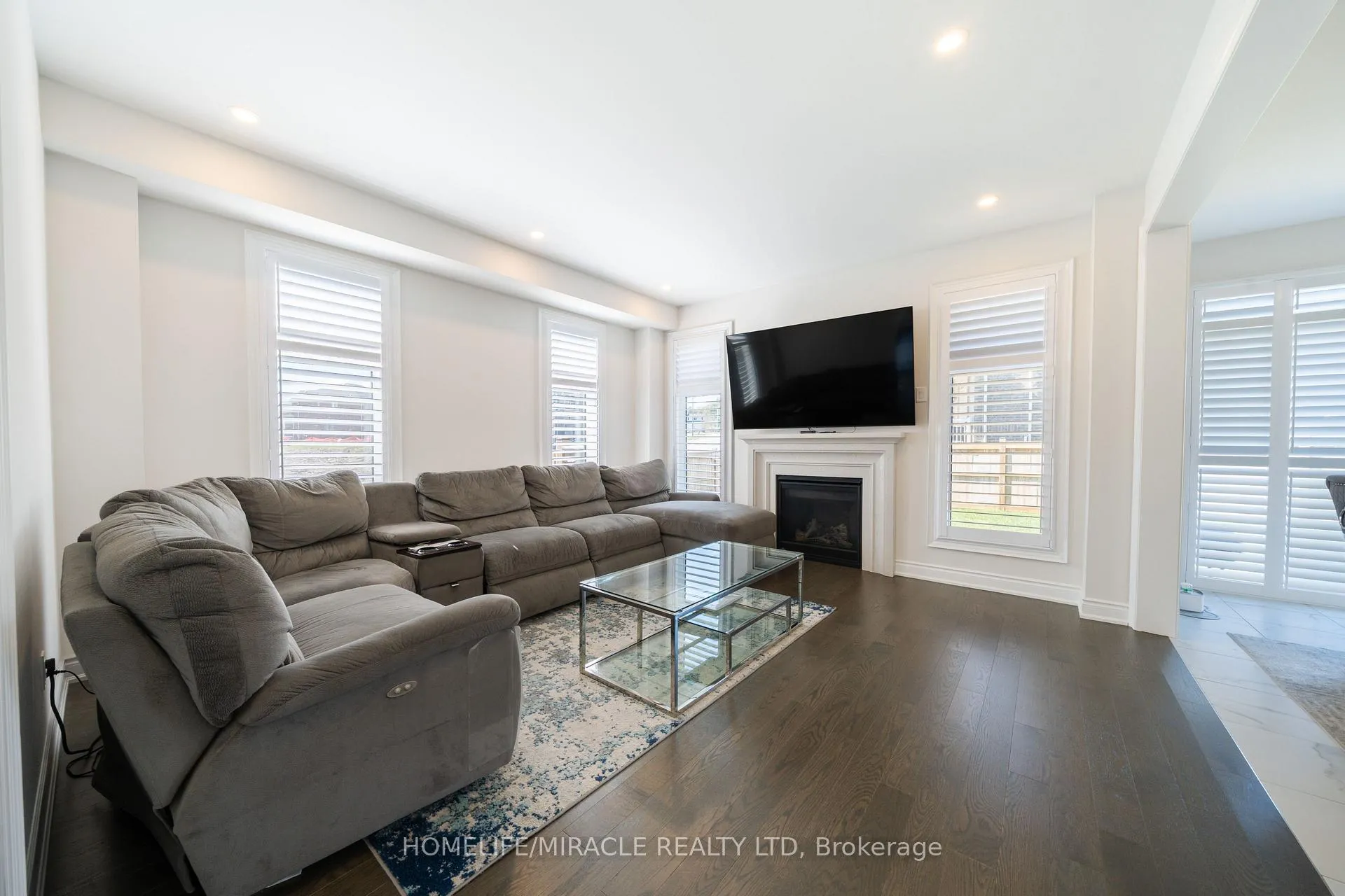 Photo 14 of 1 Ainslie Hill Crescent, Georgina, Sutton & Jackson's Point — HOMEH