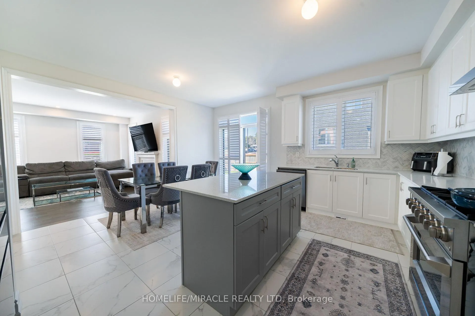 Photo 16 of 1 Ainslie Hill Crescent, Georgina, Sutton & Jackson's Point — HOMEH