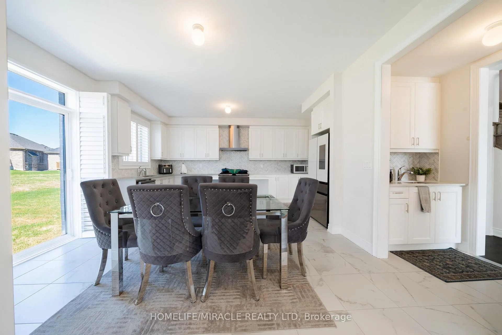 Photo 17 of 1 Ainslie Hill Crescent, Georgina, Sutton & Jackson's Point — HOMEH
