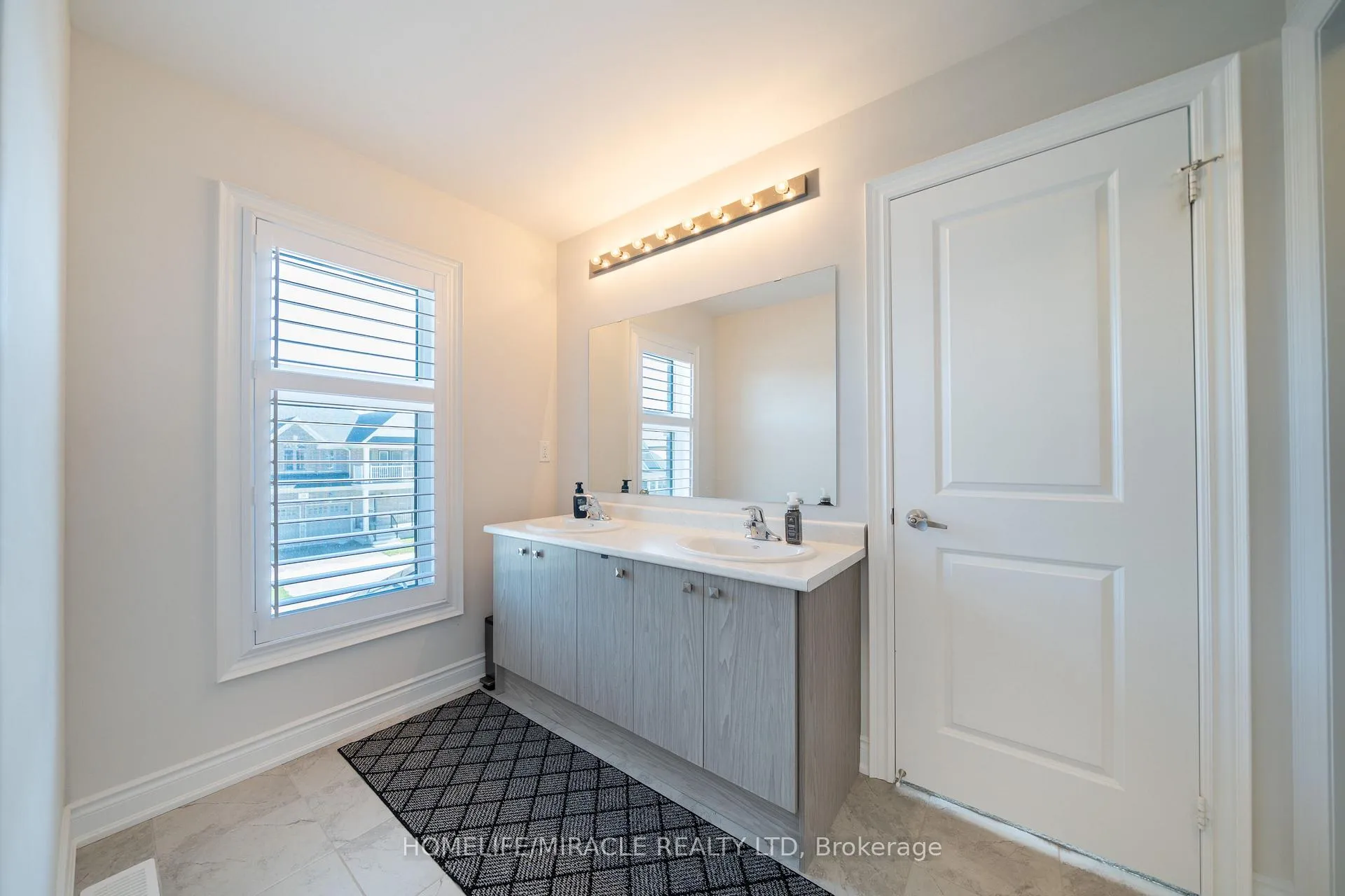 Photo 33 of 1 Ainslie Hill Crescent, Georgina, Sutton & Jackson's Point — HOMEH