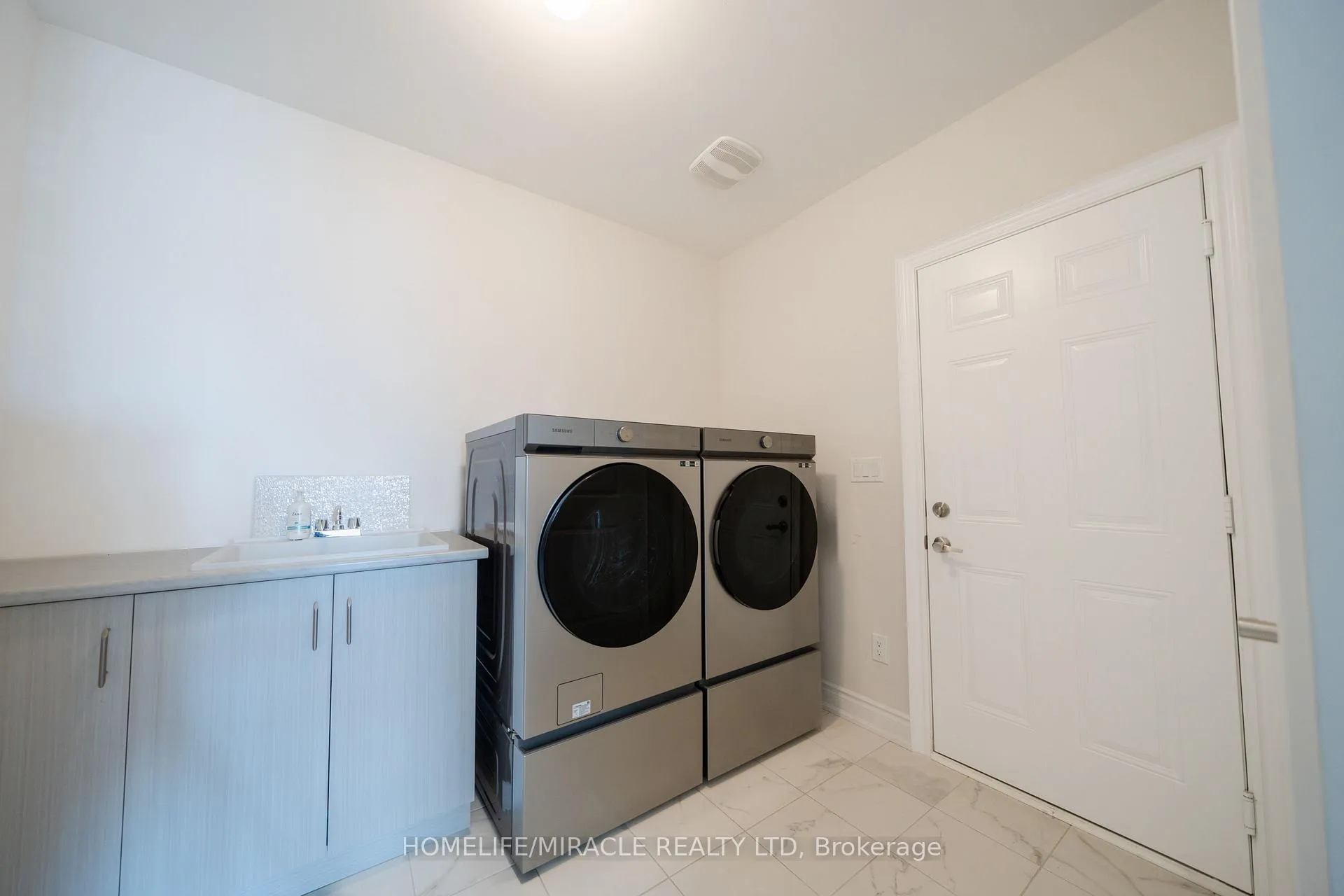 Photo 46 of 1 Ainslie Hill Crescent, Georgina, Sutton & Jackson's Point — HOMEH