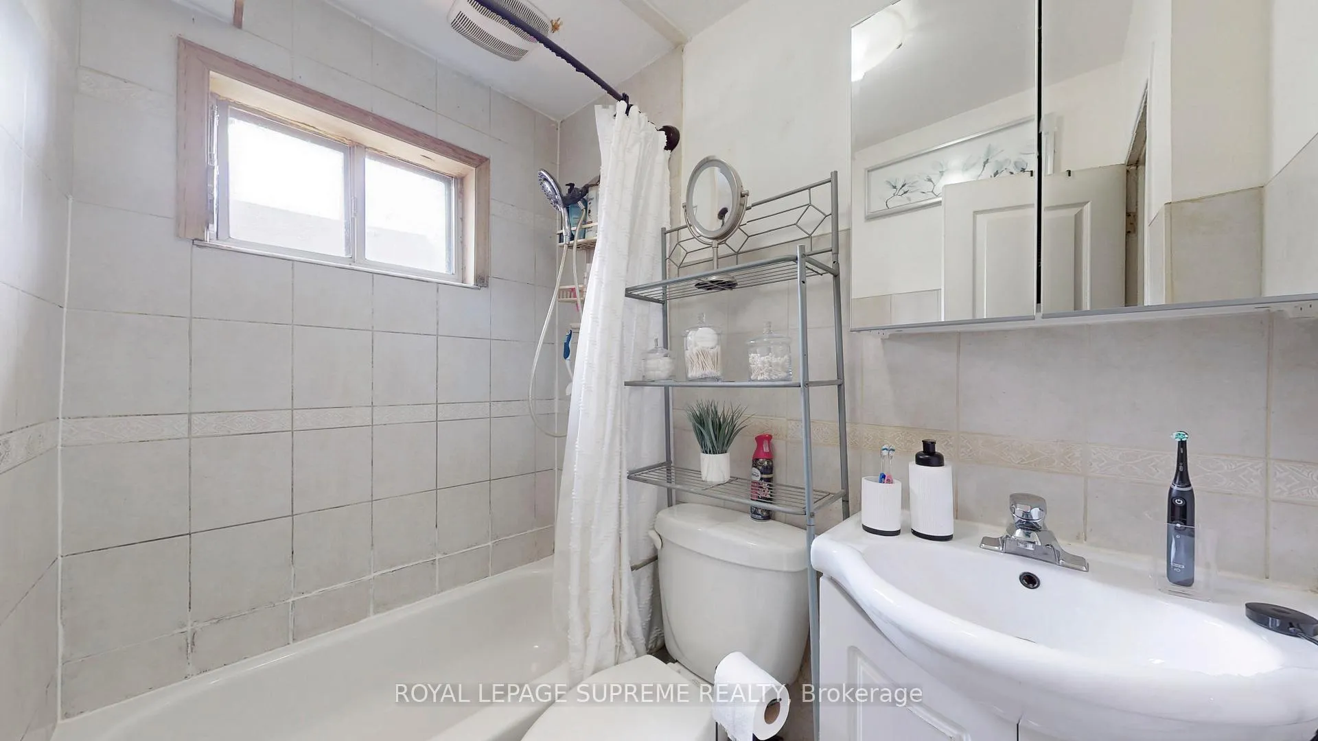 Photo 19 of 156 Osler Street, Toronto, Weston-Pellam Park — HOMEH