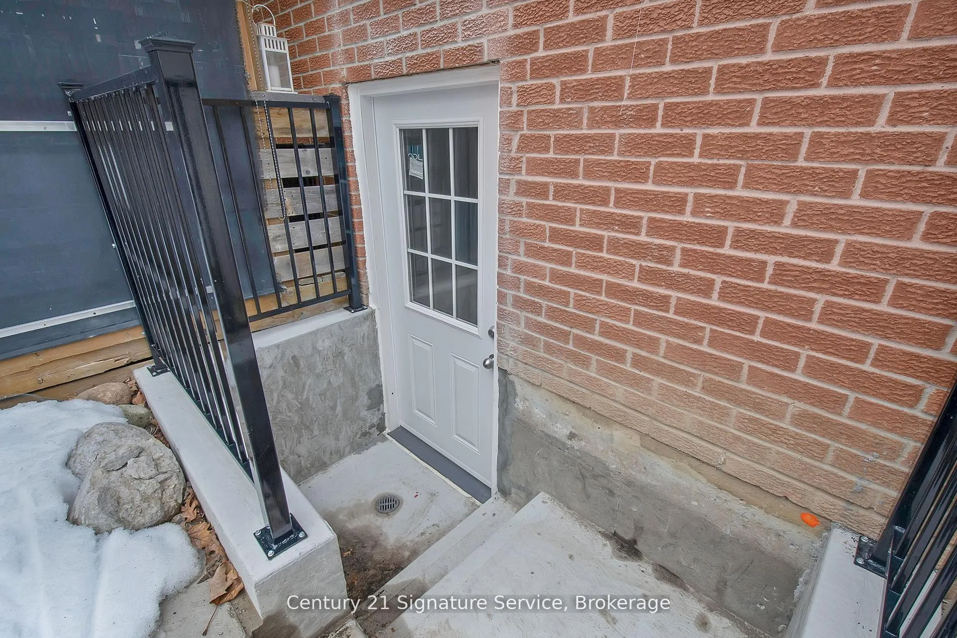 Photo 5 of Unit Basement, 6357 Neuchatel Road, Mississauga, Meadowvale — HOMEH