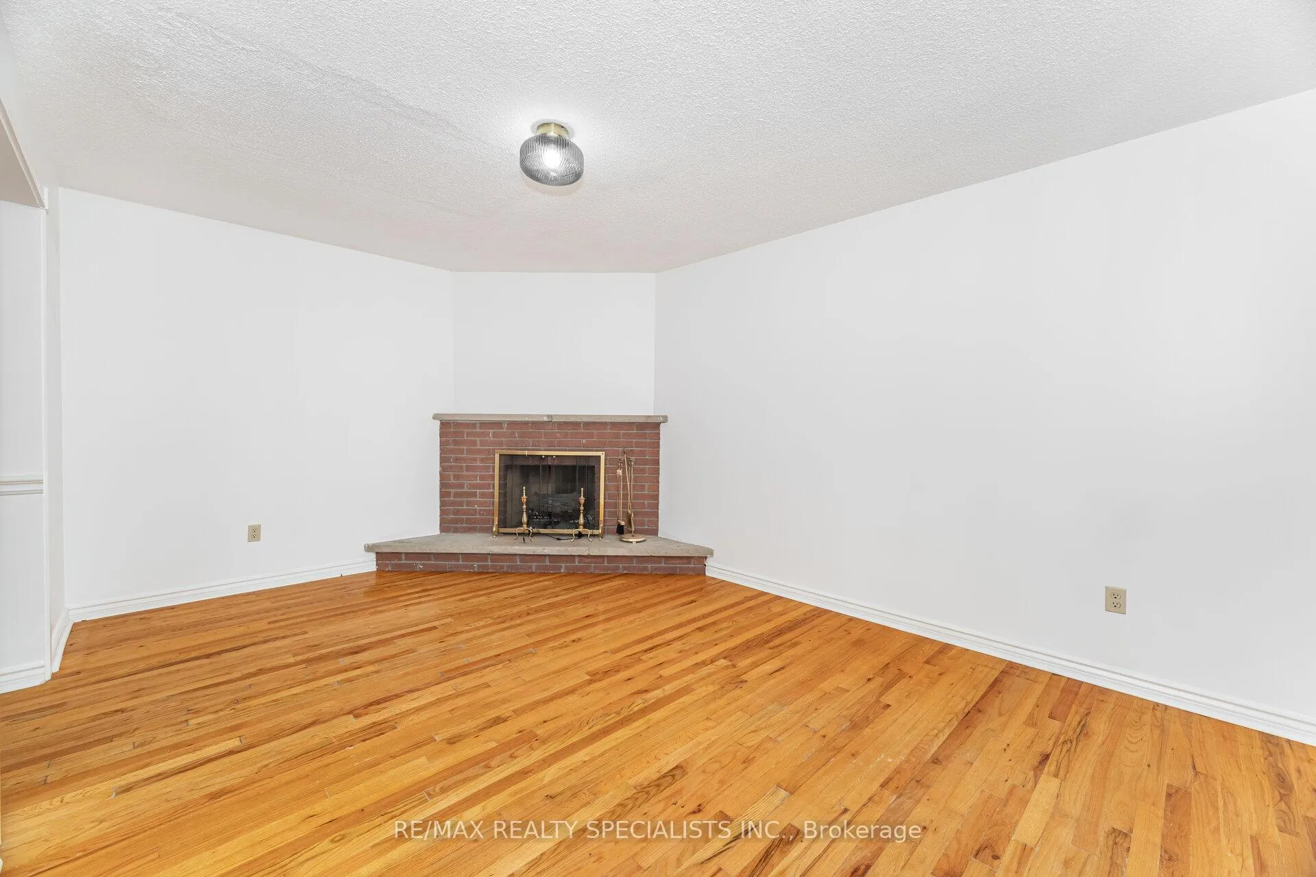 Photo 15 of 30 Linkdale Road, Brampton, Brampton North — HOMEH