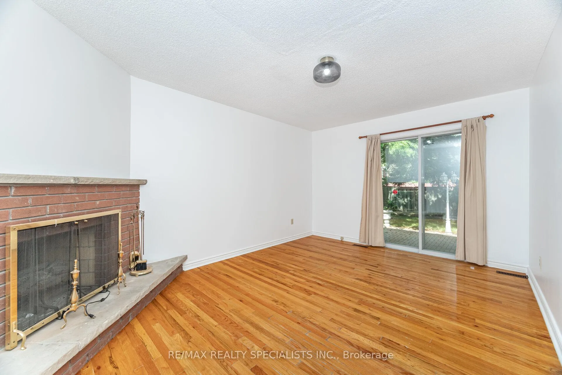 Photo 16 of 30 Linkdale Road, Brampton, Brampton North — HOMEH