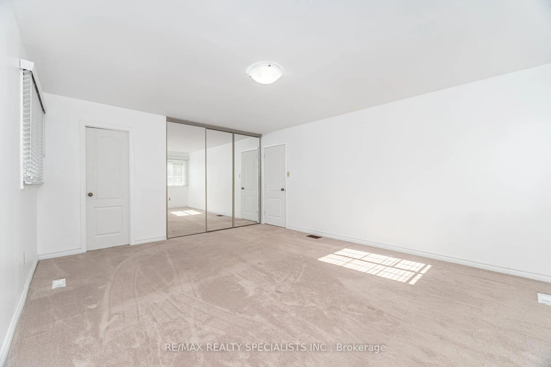 Photo 20 of 30 Linkdale Road, Brampton, Brampton North — HOMEH