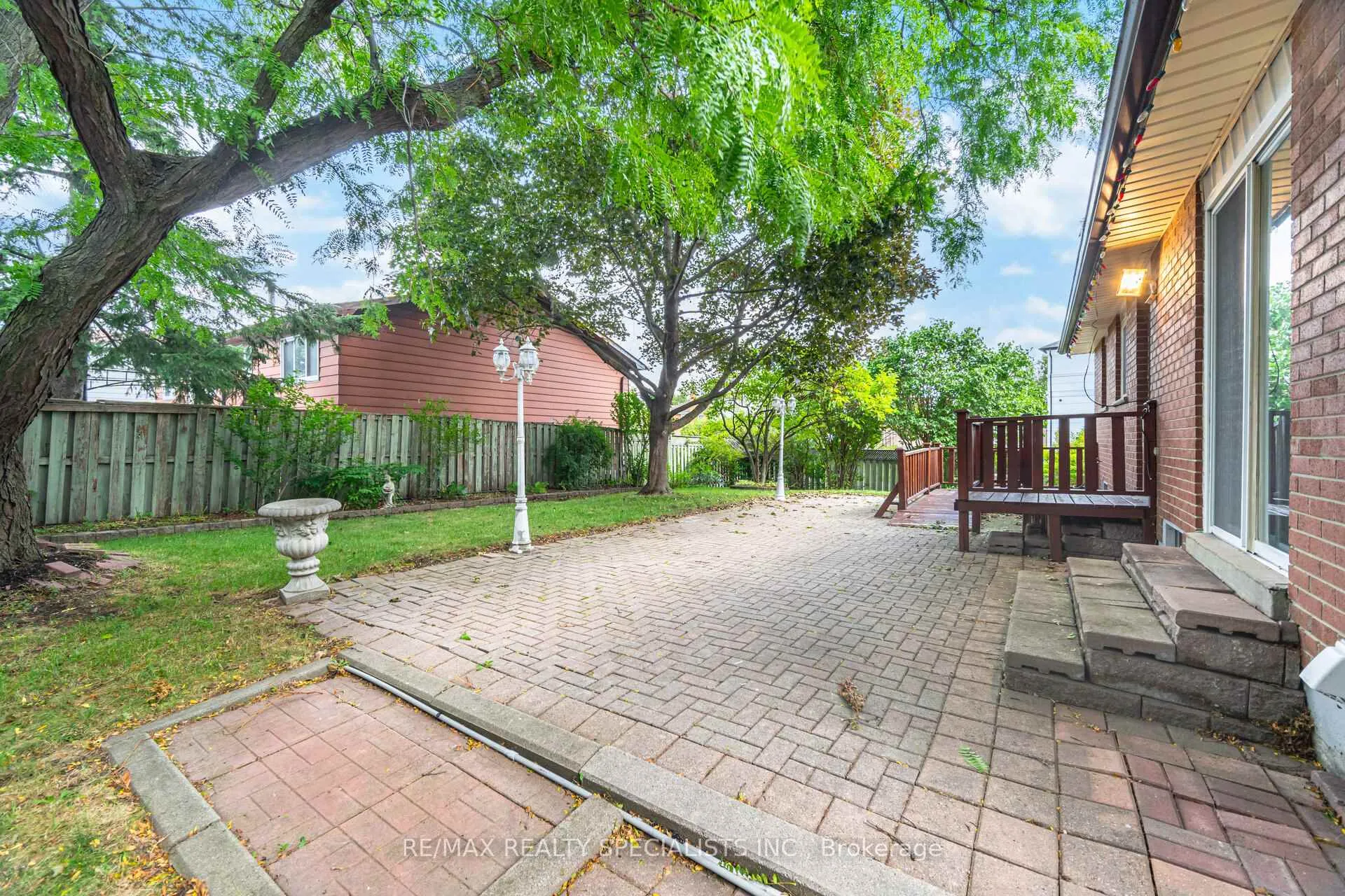 Photo 26 of 30 Linkdale Road, Brampton, Brampton North — HOMEH