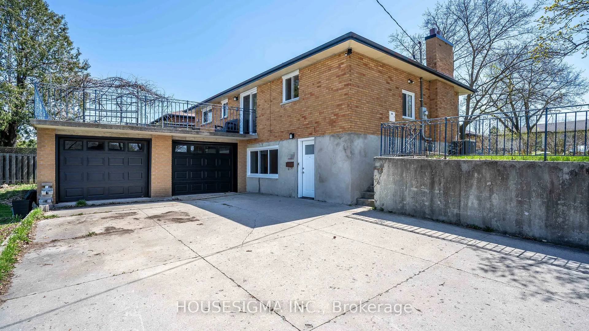 Photo 3 of 286 Burlington Crescent, London, South J — HOMEH