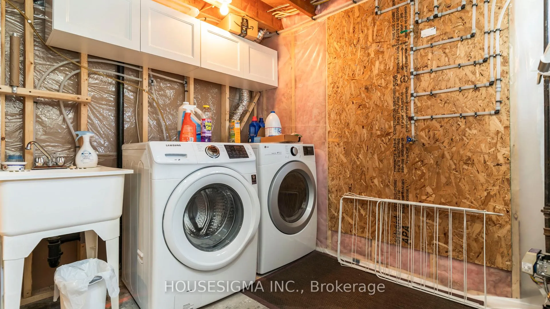 Photo 18 of 286 Burlington Crescent, London, South J — HOMEH