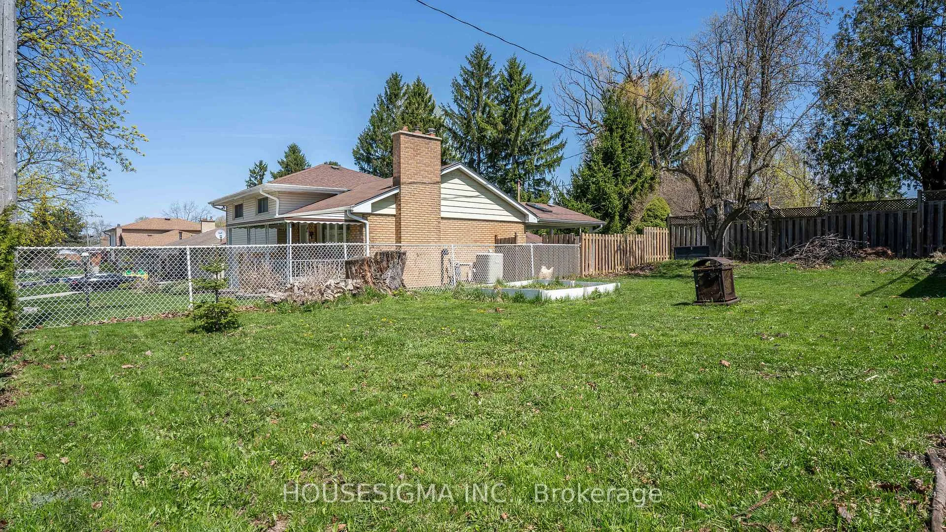 Photo 39 of 286 Burlington Crescent, London, South J — HOMEH