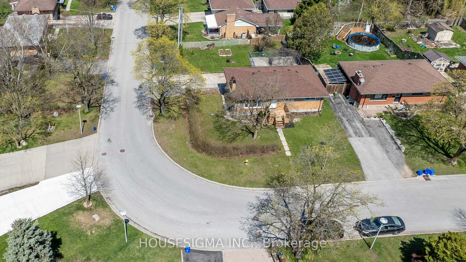 Photo 41 of 286 Burlington Crescent, London, South J — HOMEH