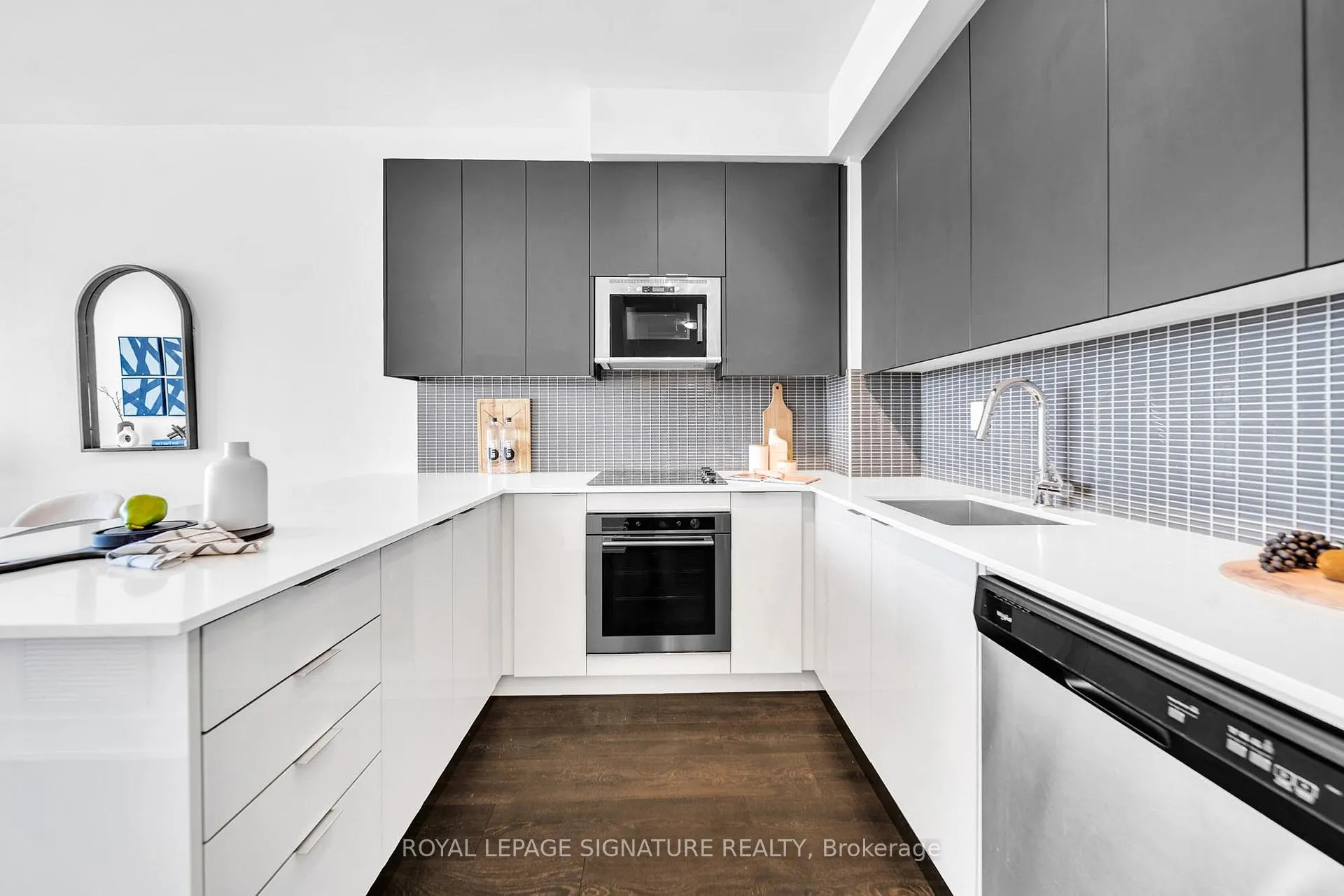 Photo 4 of Unit 1610, 2908 Highway 7, Vaughan, Concord — HOMEH