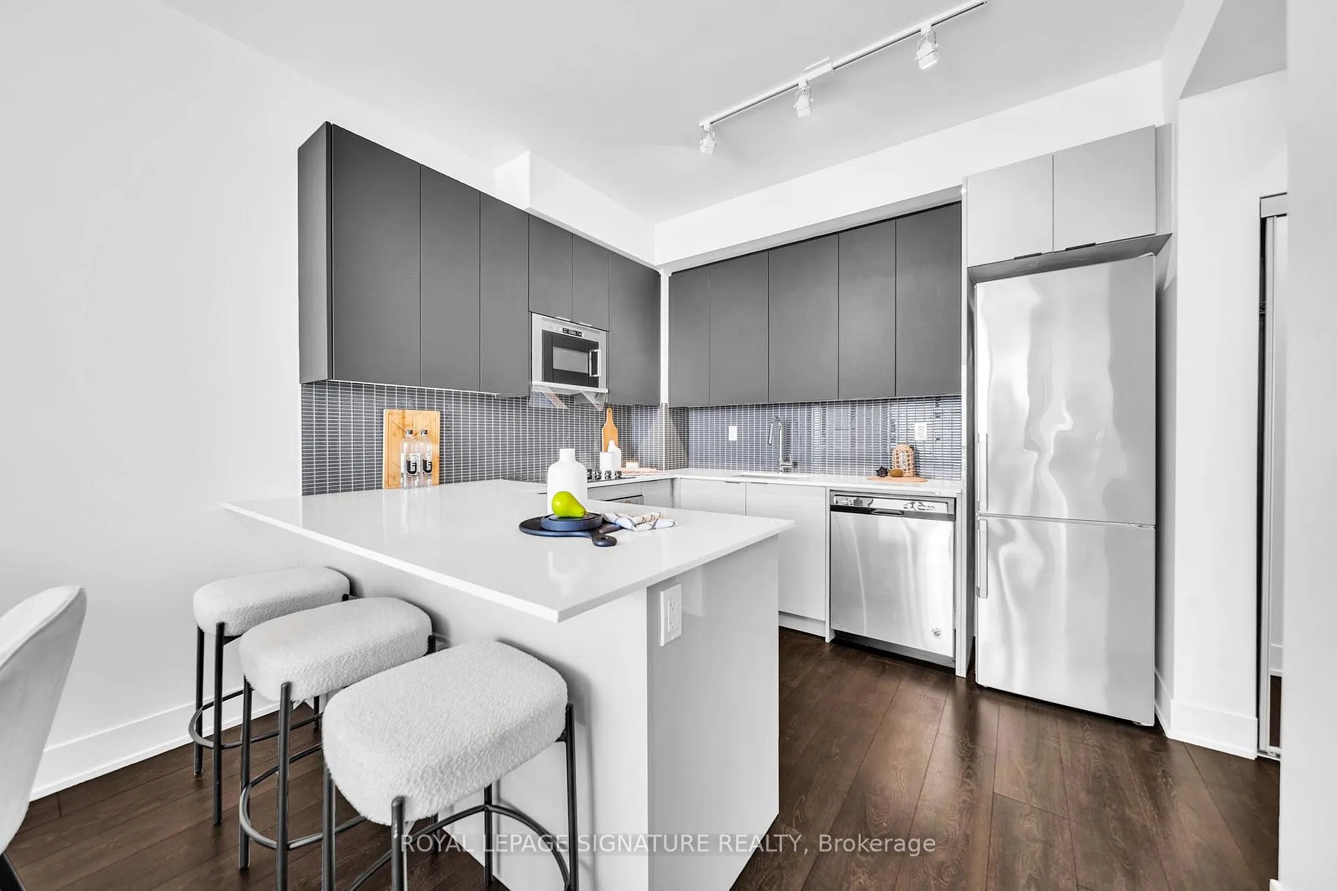 Photo 5 of Unit 1610, 2908 Highway 7, Vaughan, Concord — HOMEH