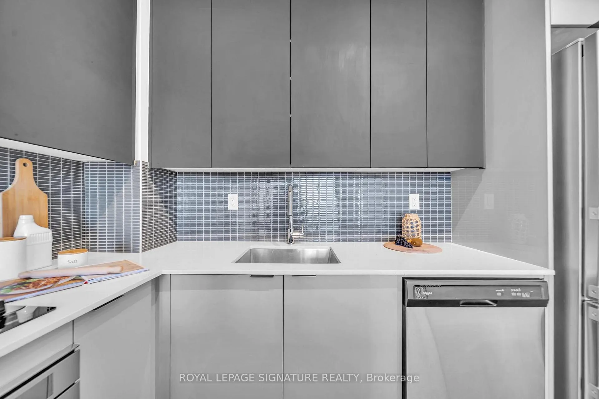 Photo 7 of Unit 1610, 2908 Highway 7, Vaughan, Concord — HOMEH