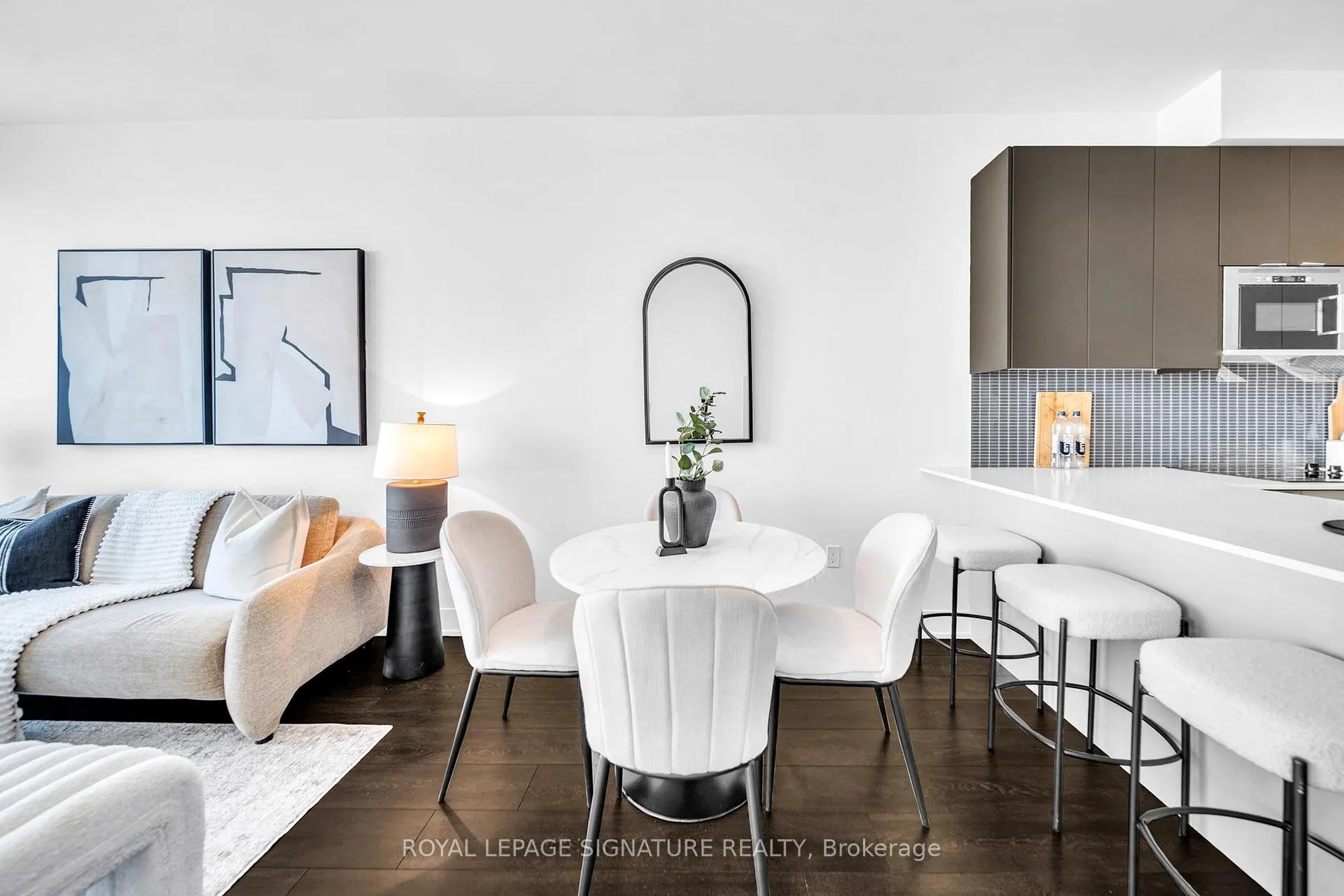 Photo 8 of Unit 1610, 2908 Highway 7, Vaughan, Concord — HOMEH