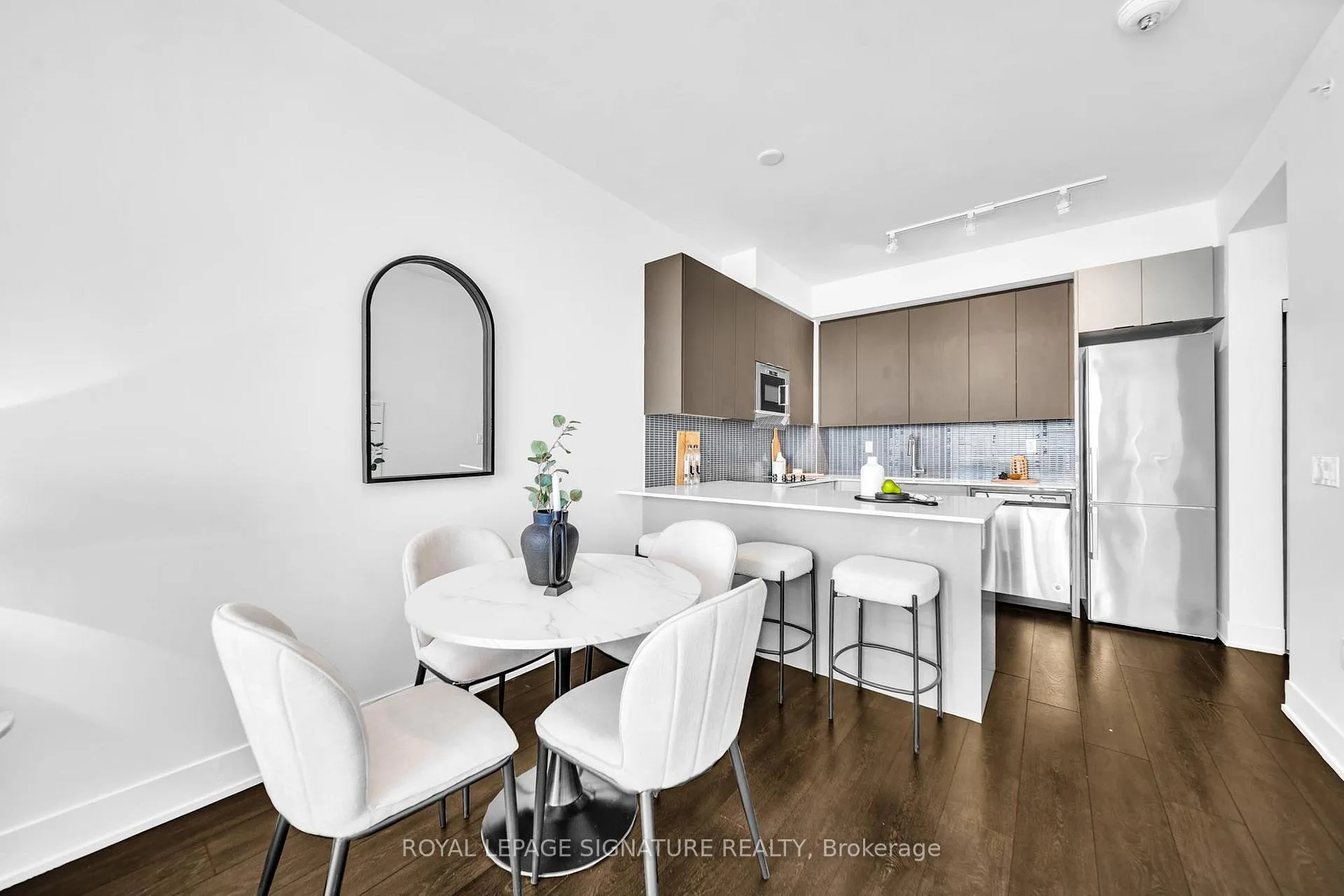 Photo 9 of Unit 1610, 2908 Highway 7, Vaughan, Concord — HOMEH