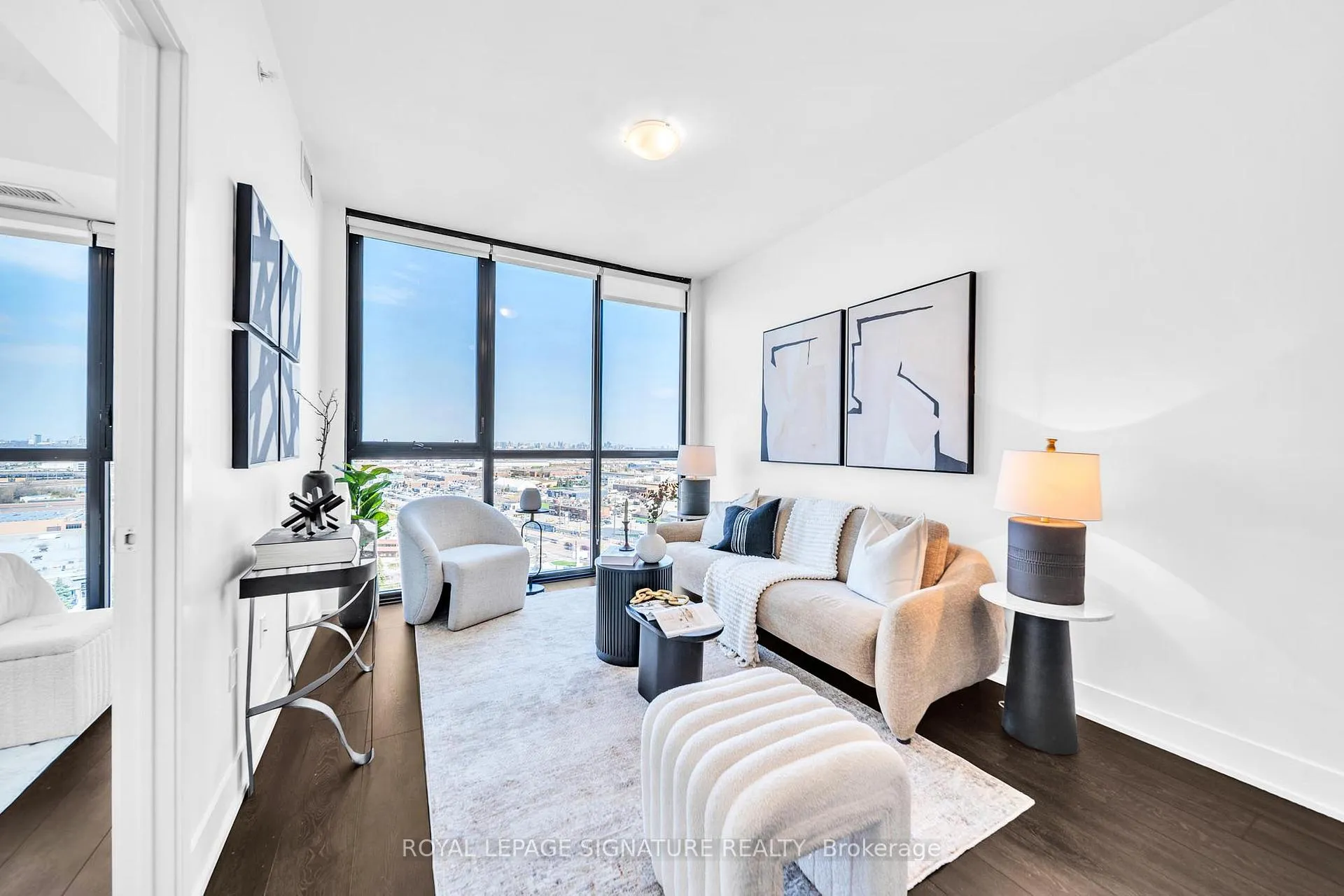 Photo 10 of Unit 1610, 2908 Highway 7, Vaughan, Concord — HOMEH
