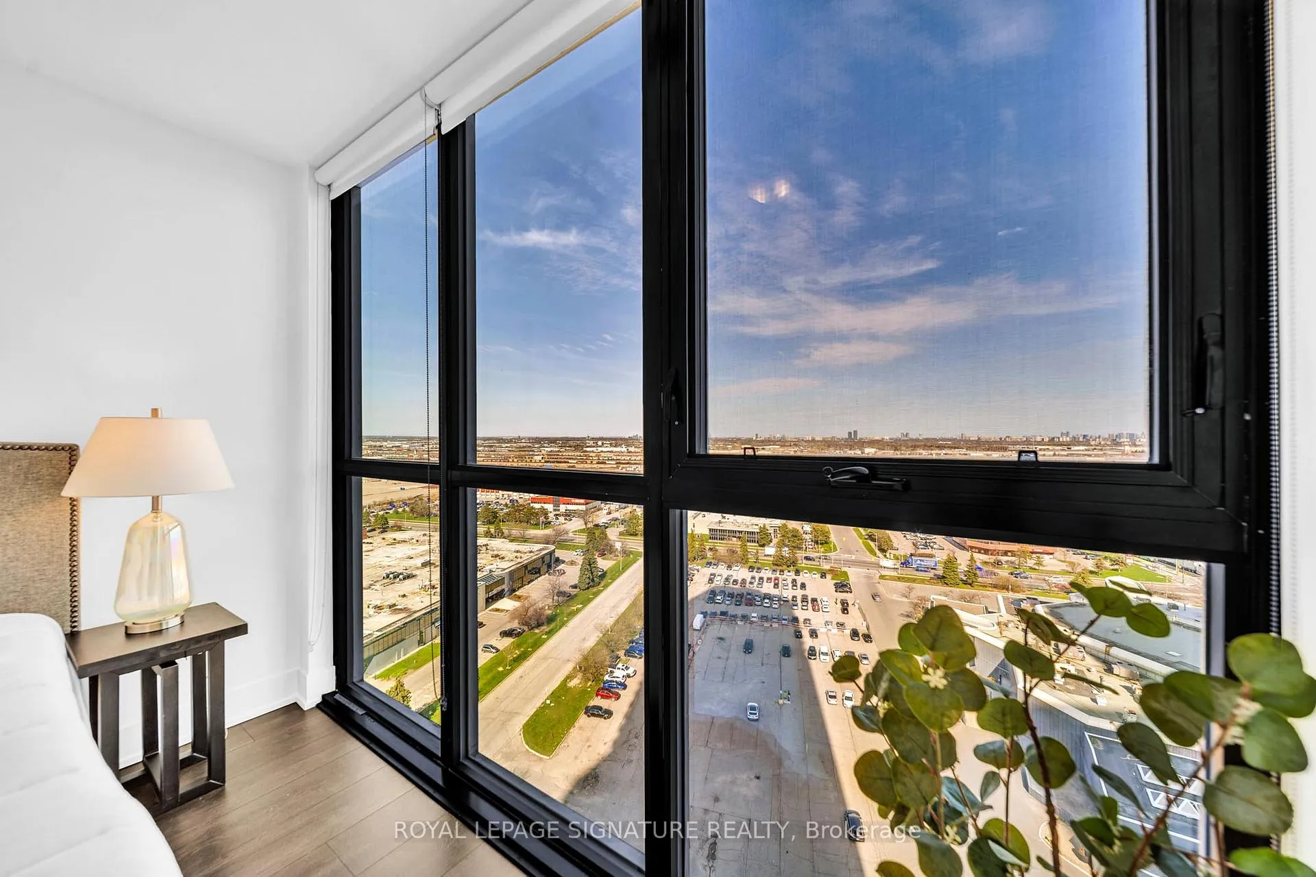 Photo 16 of Unit 1610, 2908 Highway 7, Vaughan, Concord — HOMEH