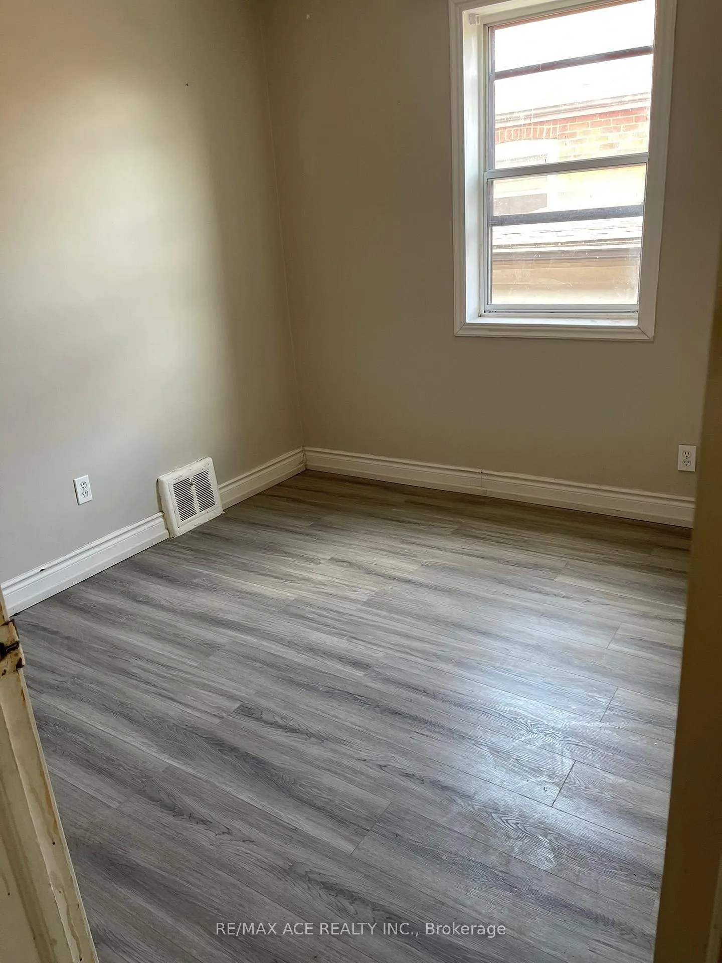 Photo 8 of Unit Main, 101 Flora Drive, Scarborough, Dorset Park — HOMEH
