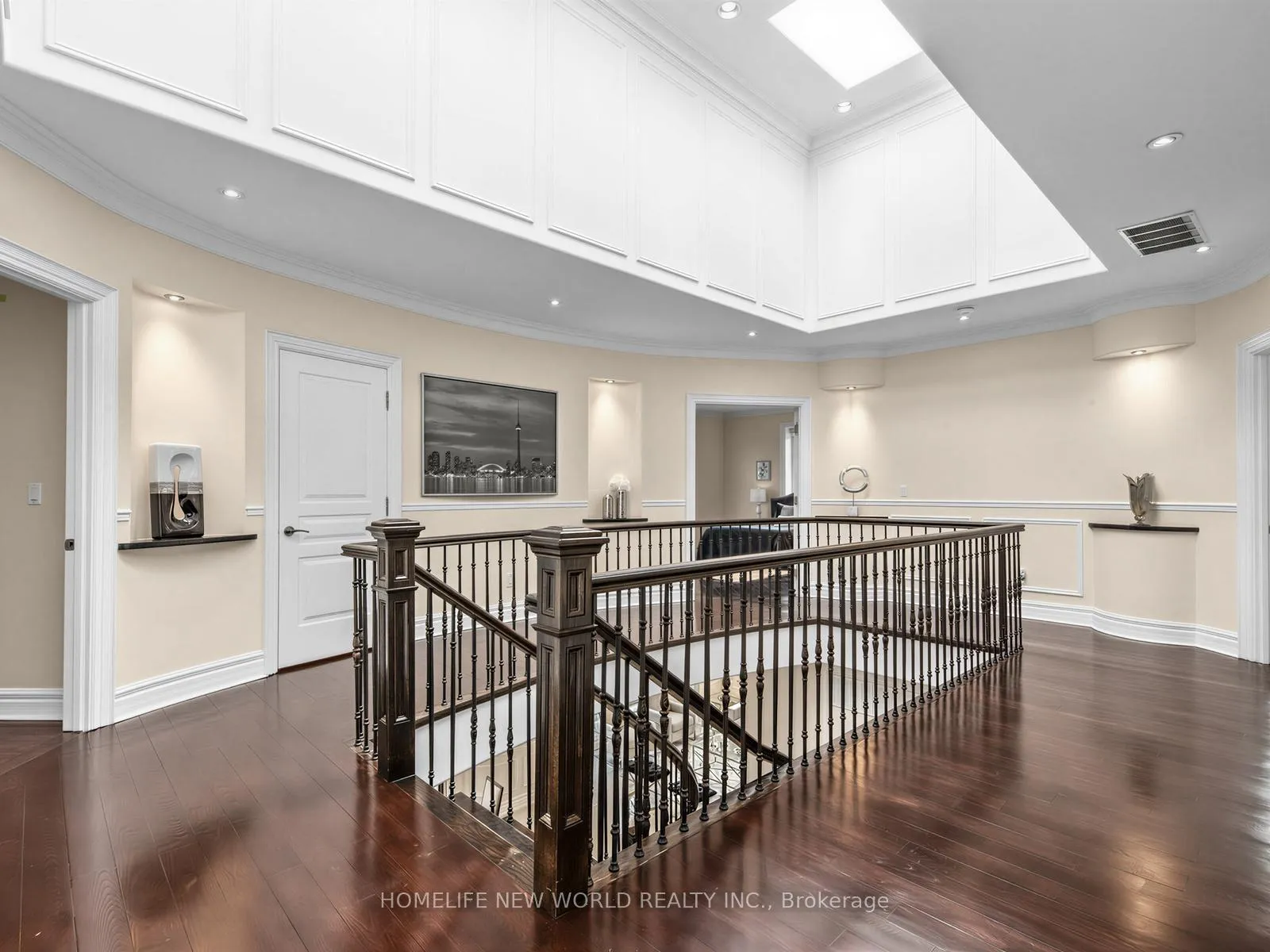 Photo 4 of 5 Oakcrest Avenue, Markham, Village Green-South Unionville — HOMEH