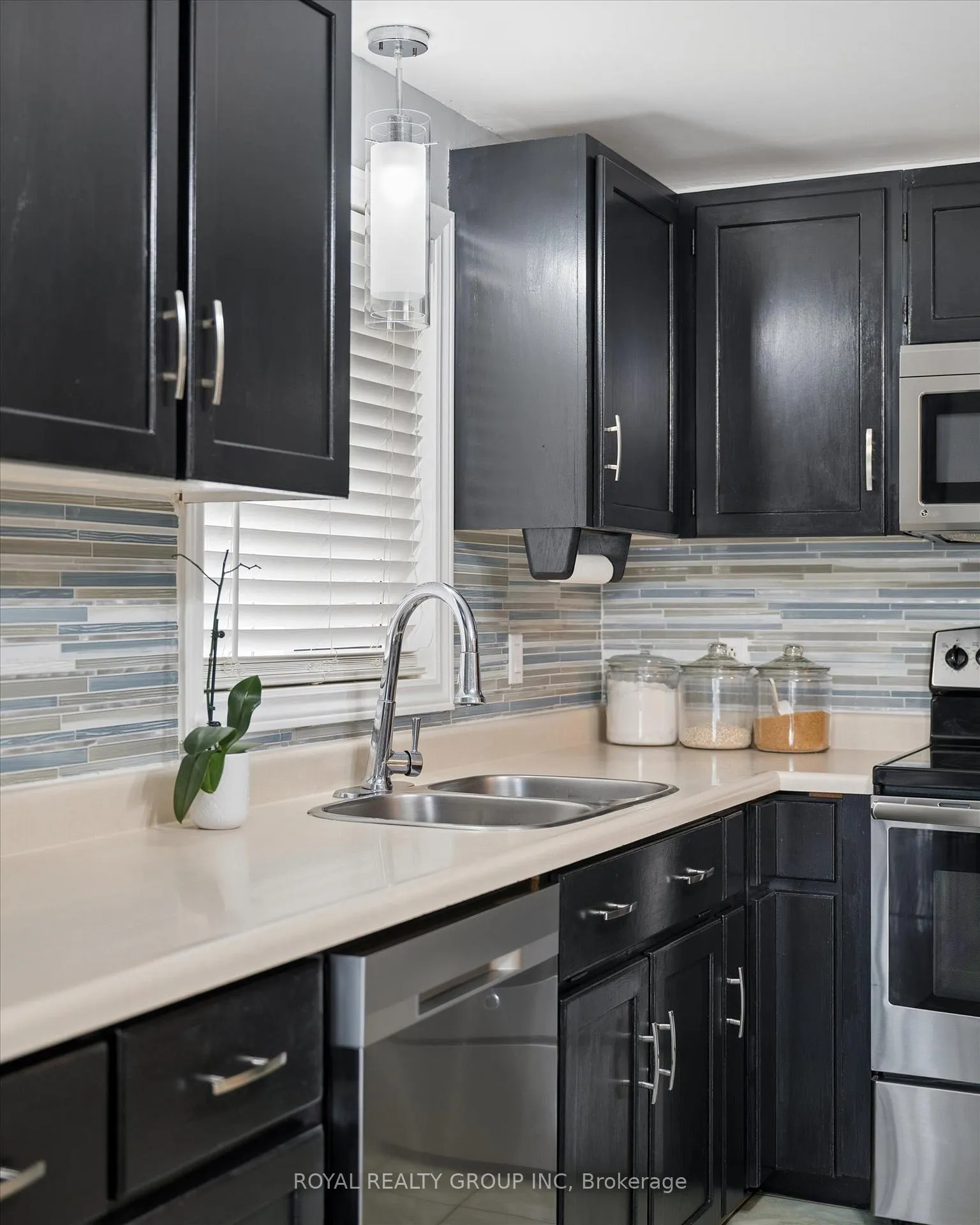 Photo 4 of 14 Wycliffe Place, Kitchener — HOMEH