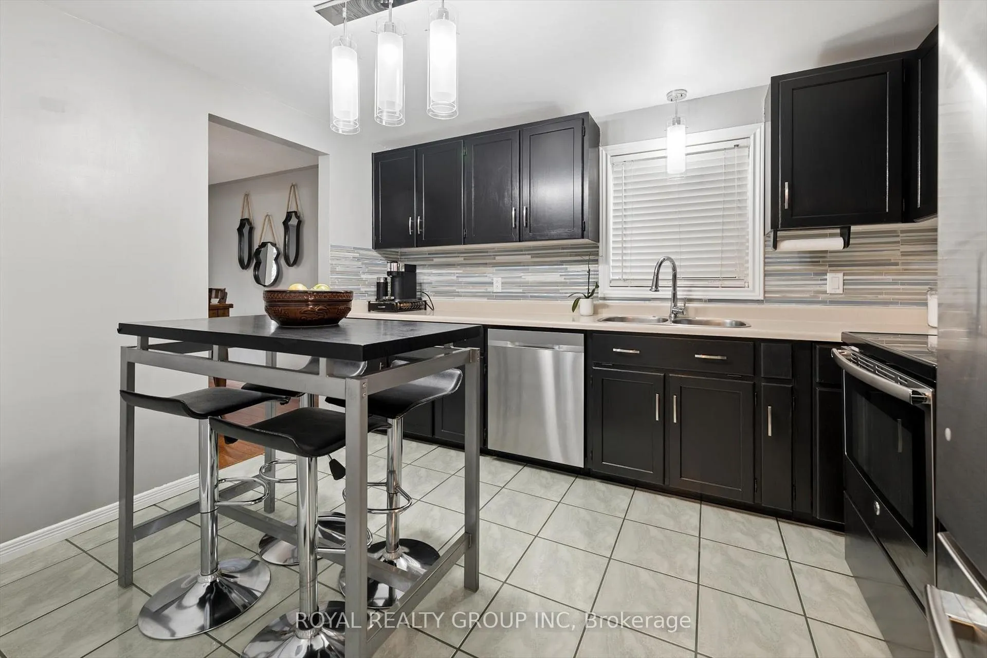 Photo 5 of 14 Wycliffe Place, Kitchener — HOMEH