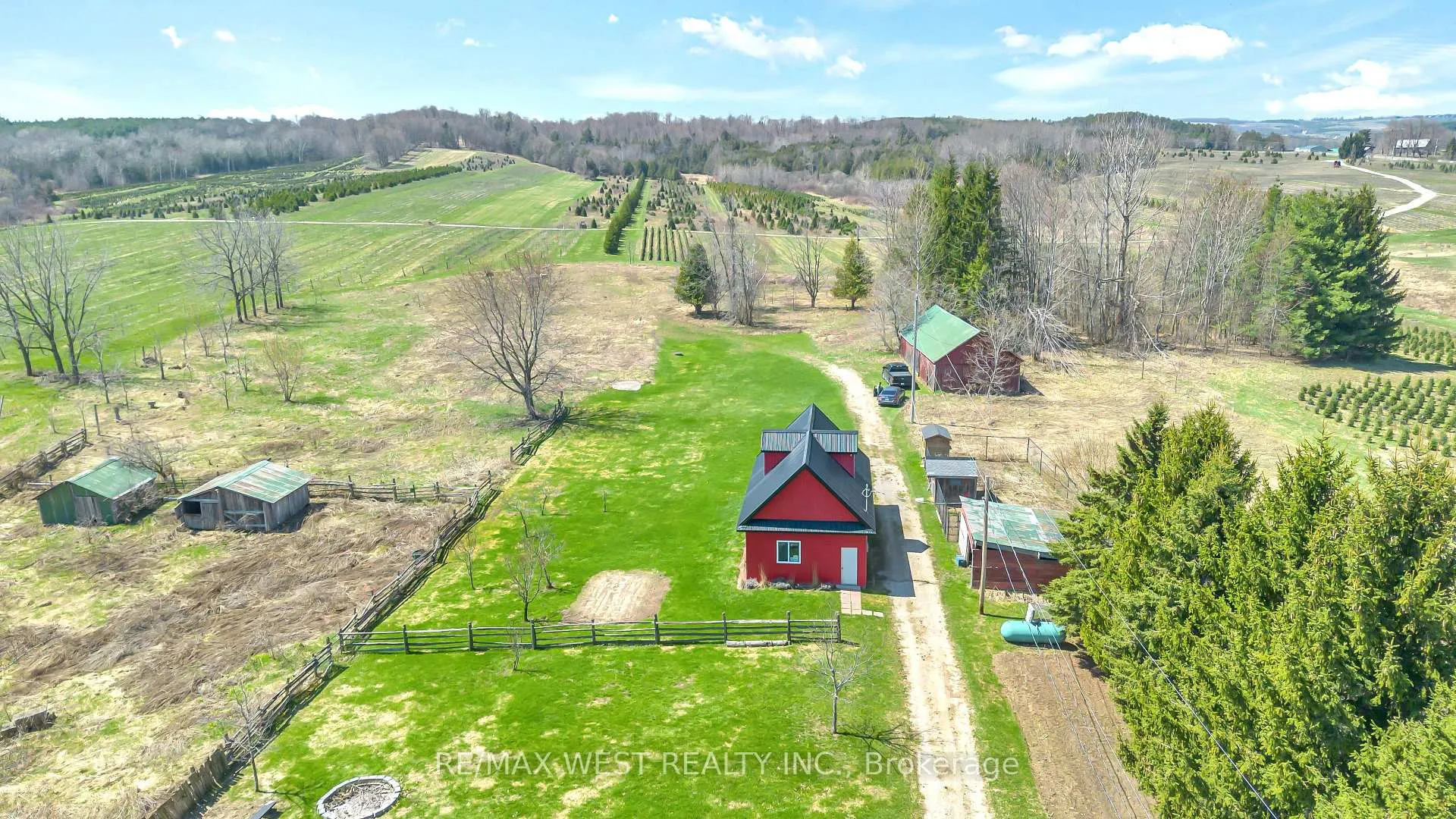 Photo 3 of 5994 Concession Rd 2, Adjala-Tosorontio, Rural Adjala-Tosorontio — HOMEH