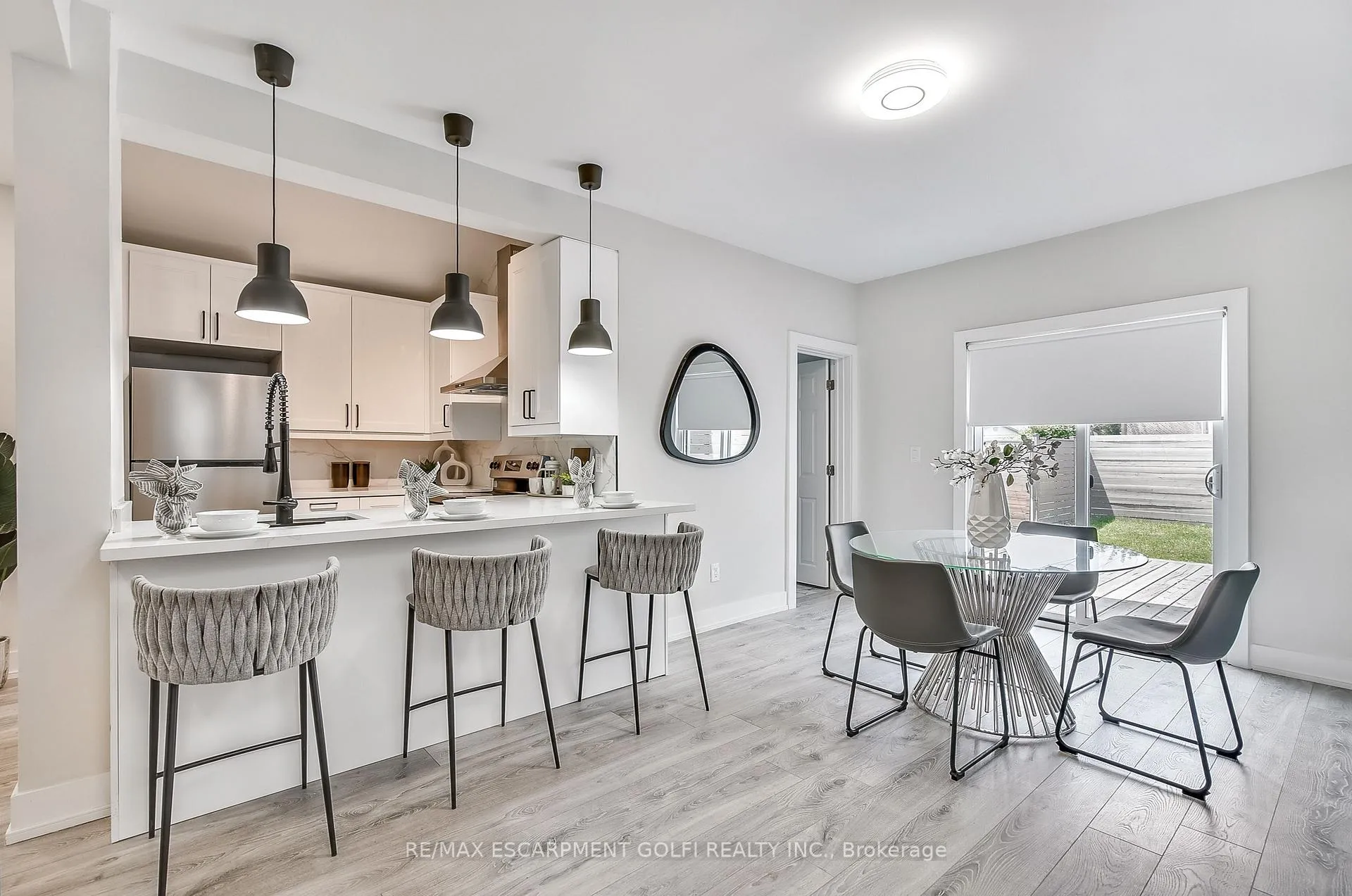 Photo 15 of 221 Rosslyn Avenue N, Hamilton, Crown Point — HOMEH