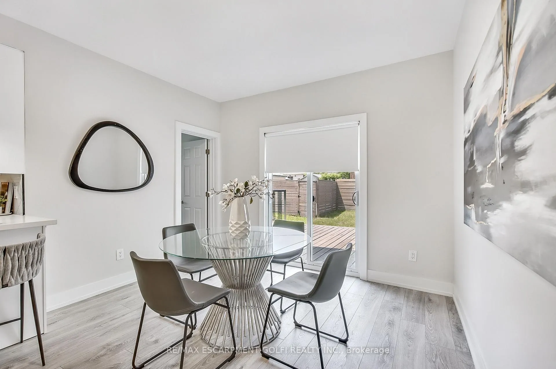 Photo 16 of 221 Rosslyn Avenue N, Hamilton, Crown Point — HOMEH