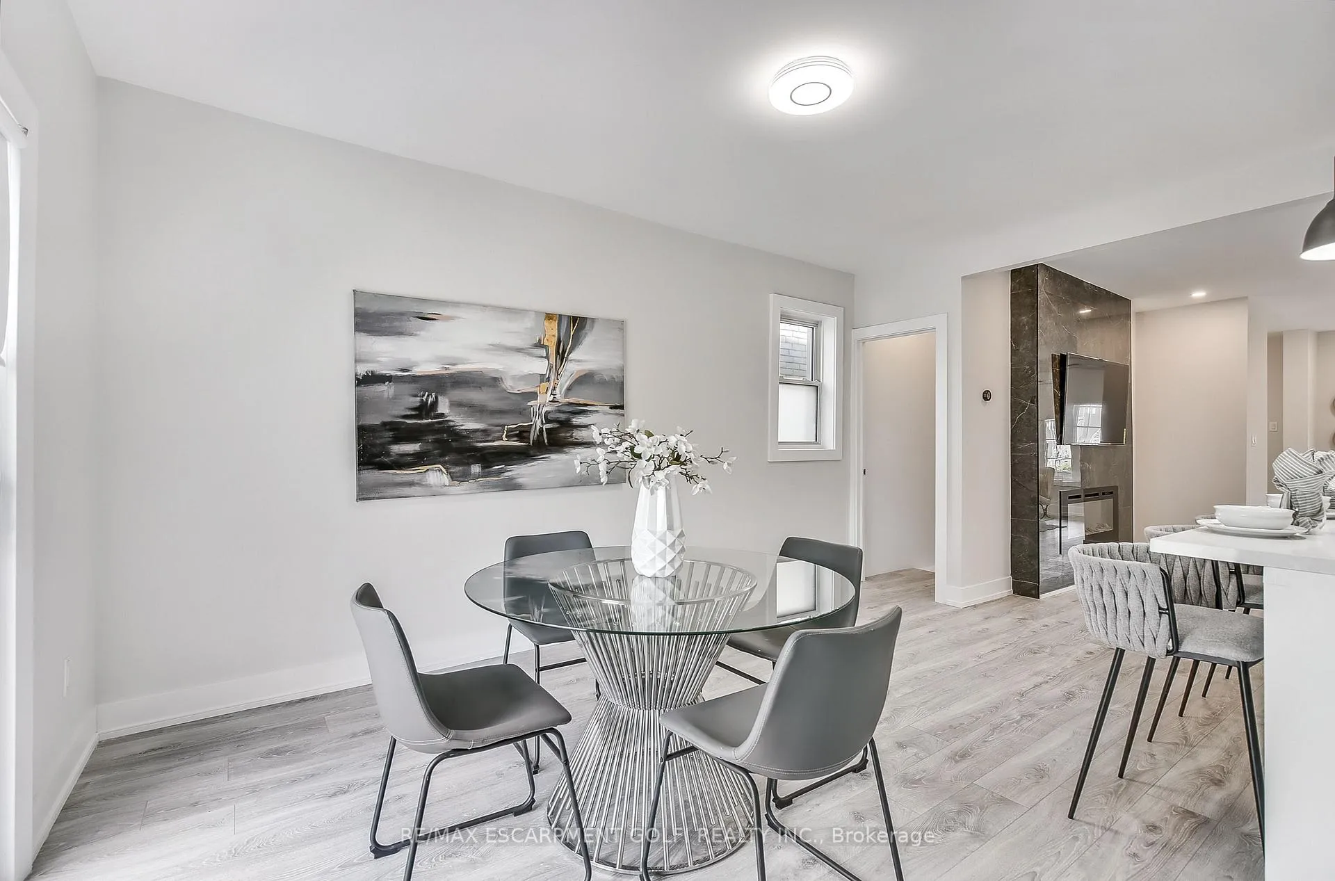 Photo 17 of 221 Rosslyn Avenue N, Hamilton, Crown Point — HOMEH
